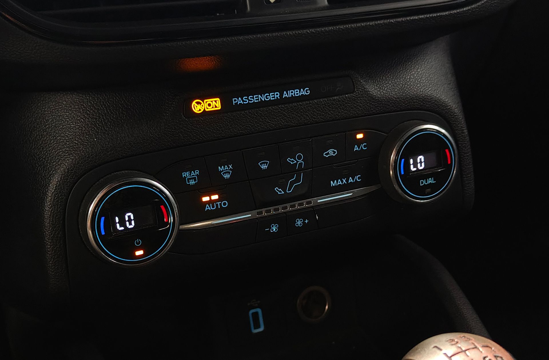 Ford Focus 1.0 EcoBoost ST-Line - foto 32