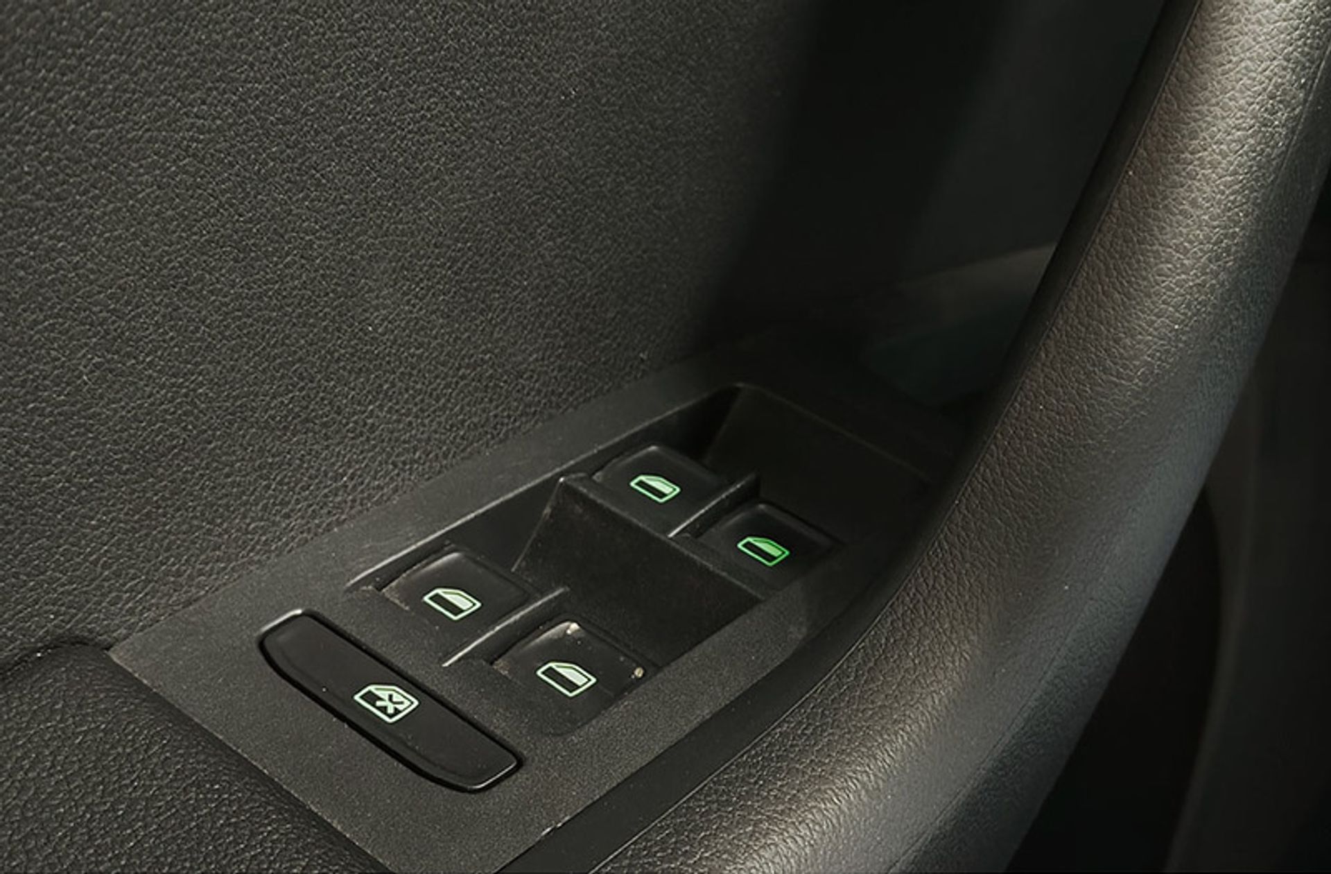 Škoda Octavia Combi 2.0 TDI RS DSG - foto 38
