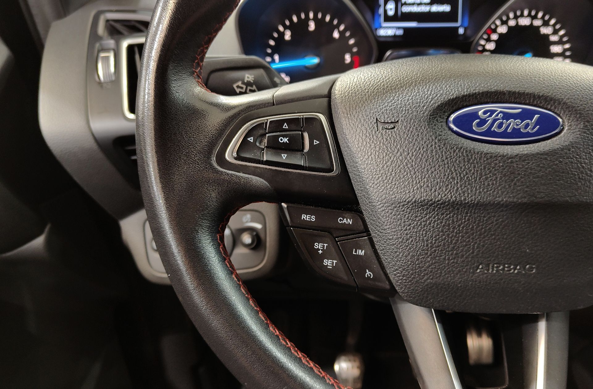 Ford Kuga 2.0 TDCi ST-Line 4x2 - foto 26