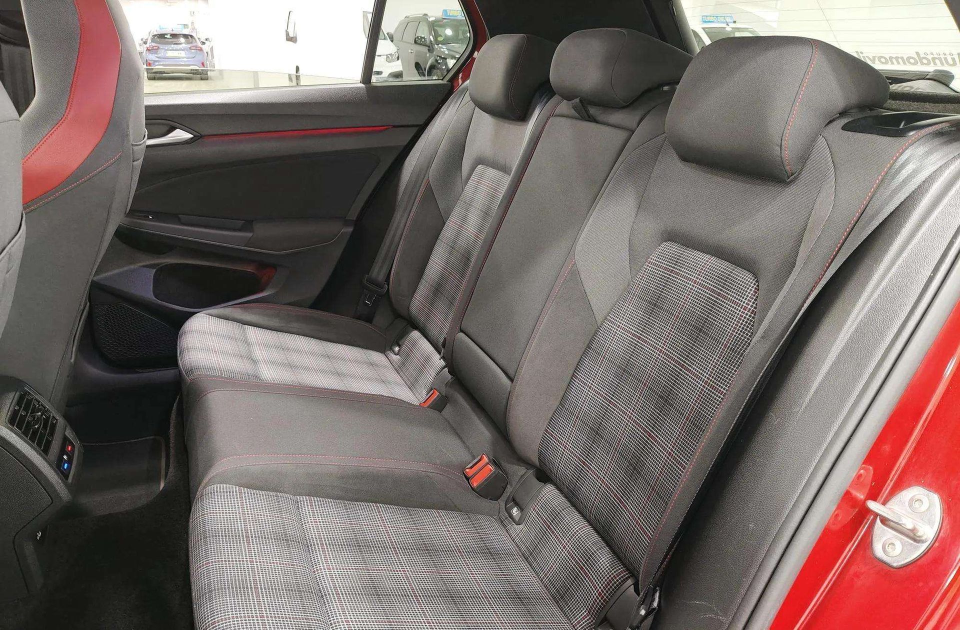 Volkswagen Golf GTI 2.0 TSI DSG - foto 15