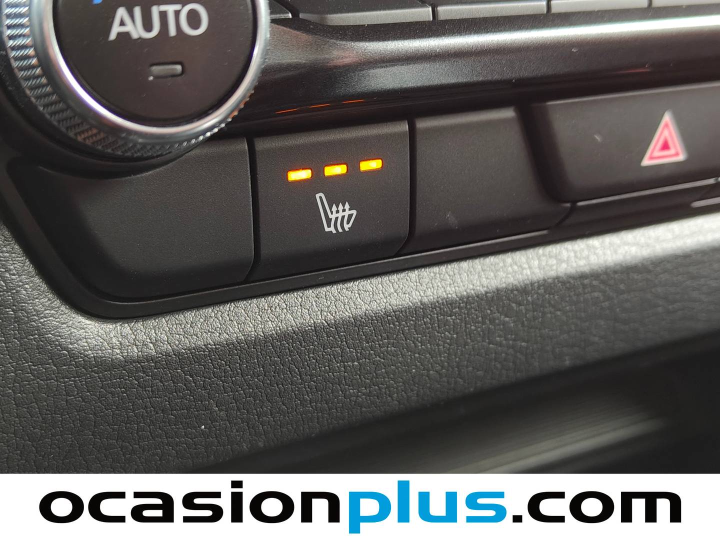 Equipamiento del Mazda CX-30 Mazda CX-30 e-SKYACTIV X MHEV Nagisa AT (186 CV)