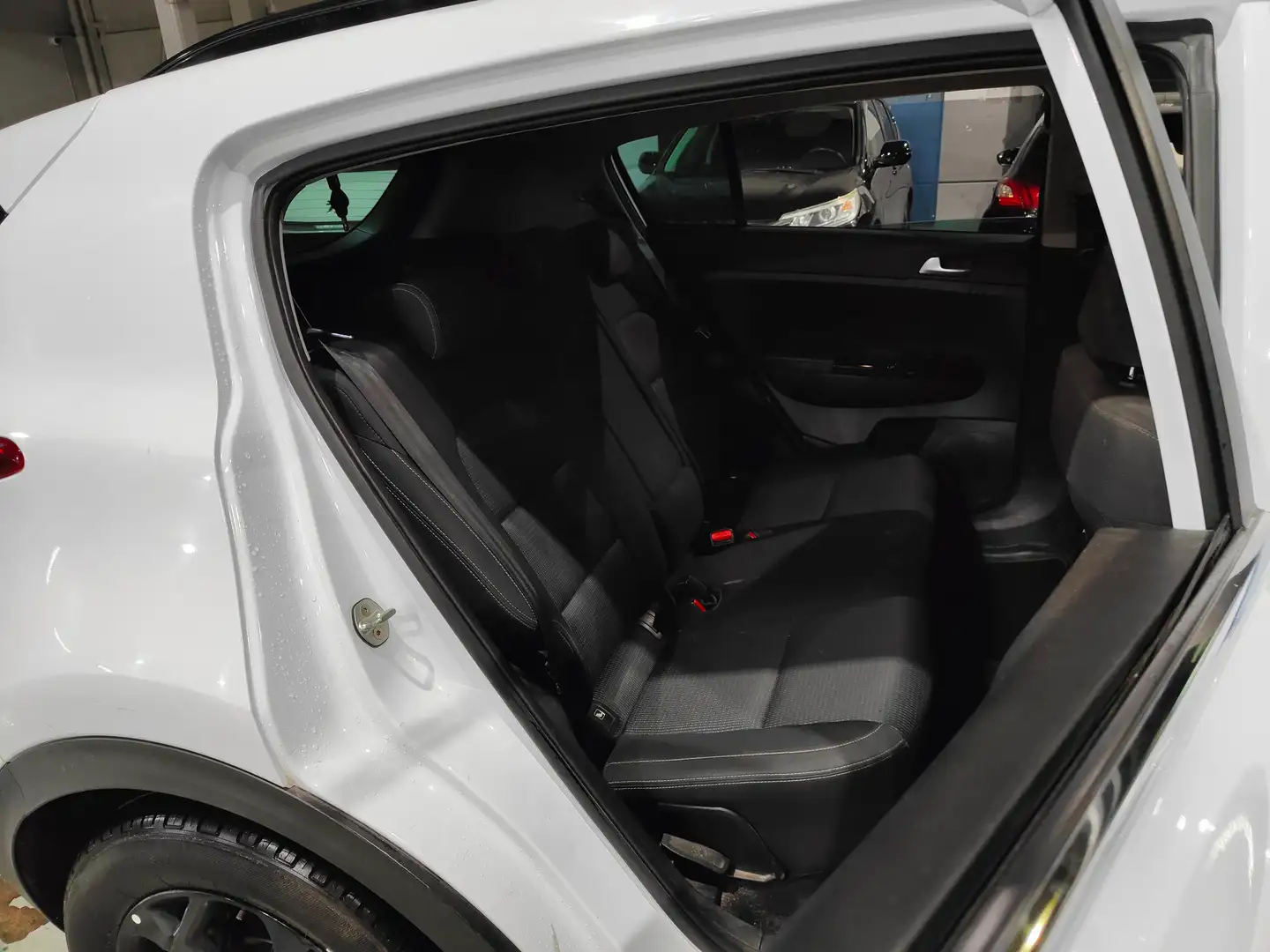 Foto KIA Sportage Kia Sportage 1.6 MHEV Black Edition (136 CV)