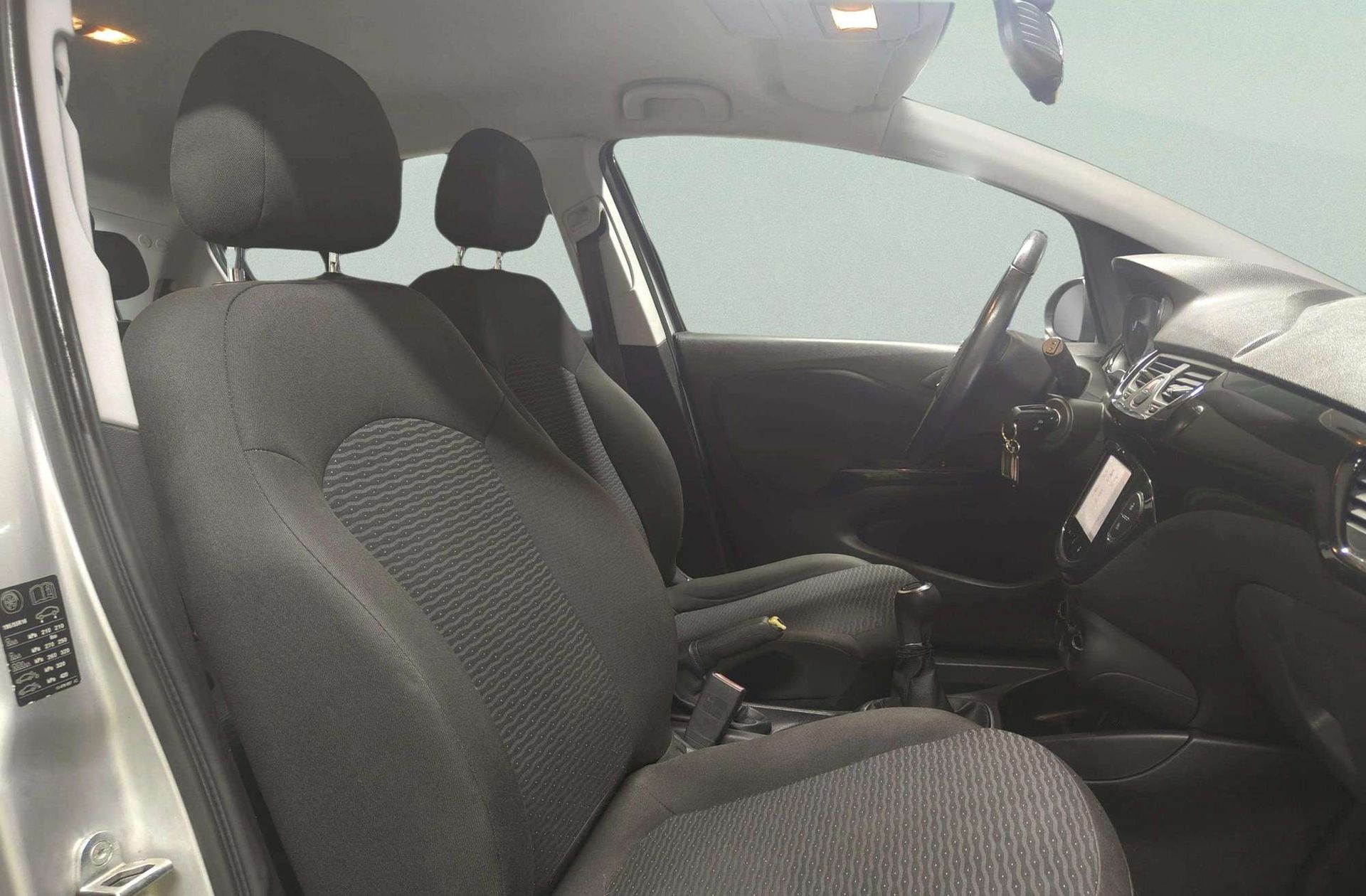 Opel Corsa 1.4 Selective - foto 13