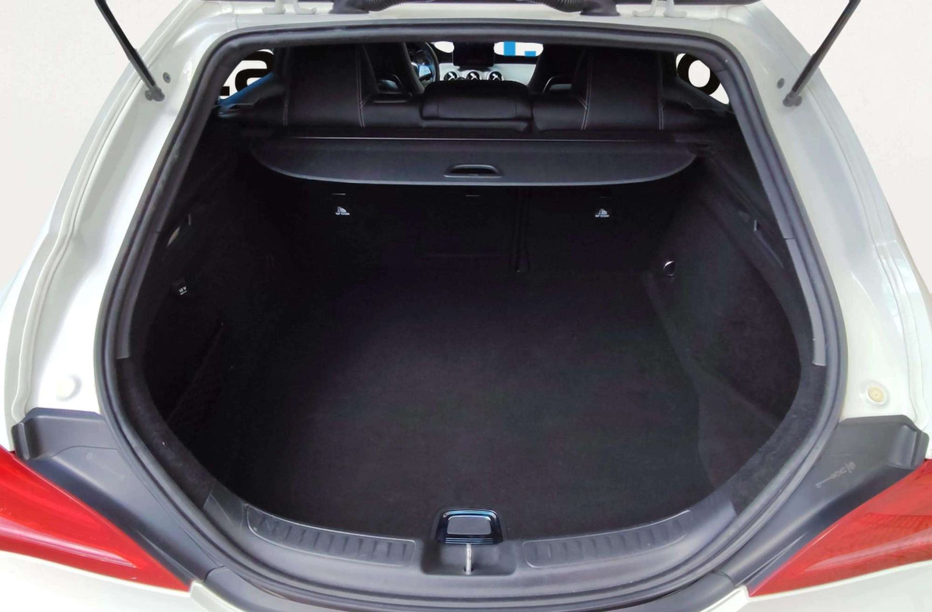 Mercedes-Benz CLA Shooting Brake 200 CDI Urban - foto 13