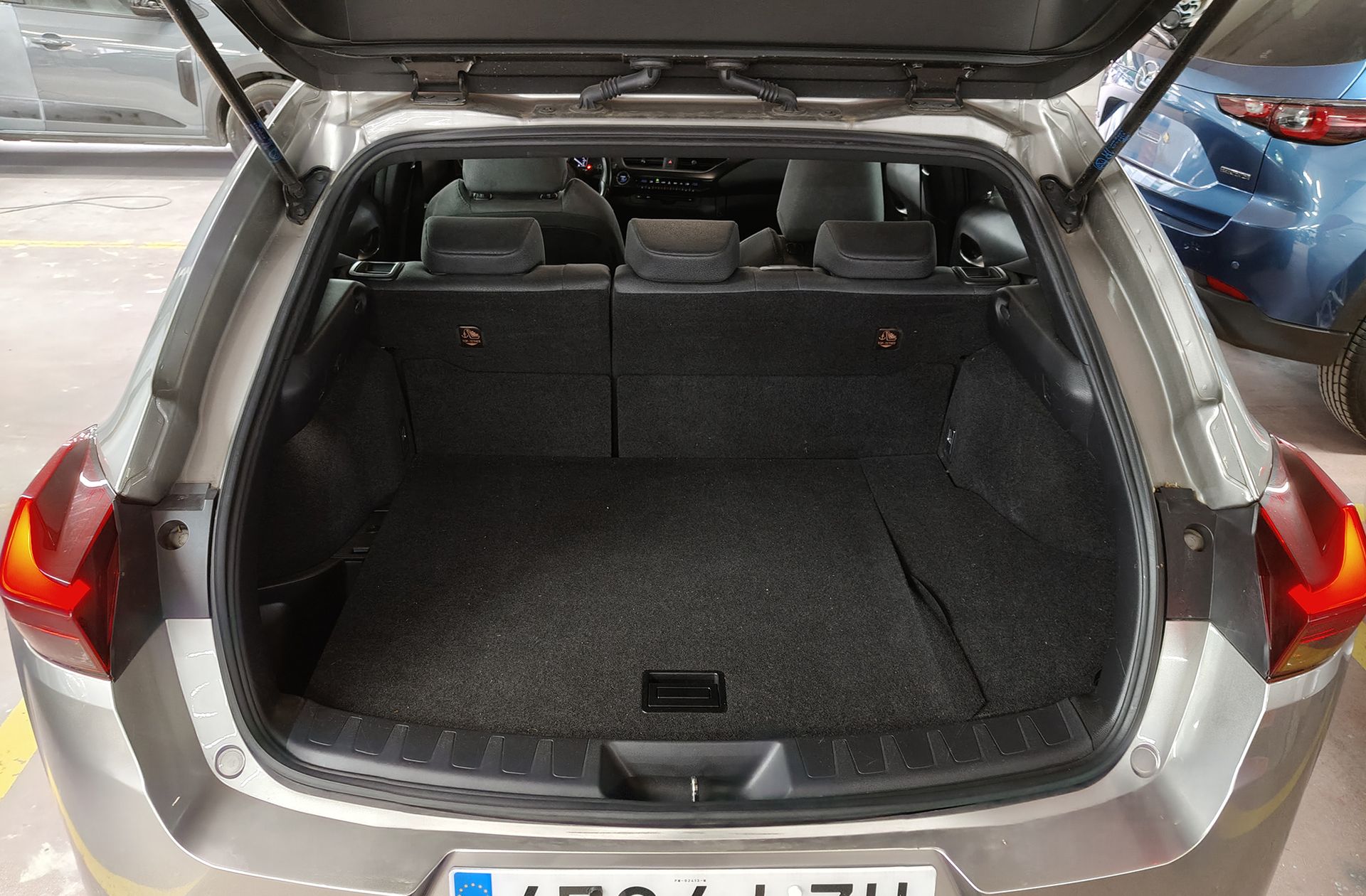 Lexus UX 250h Business 2WD - foto 15