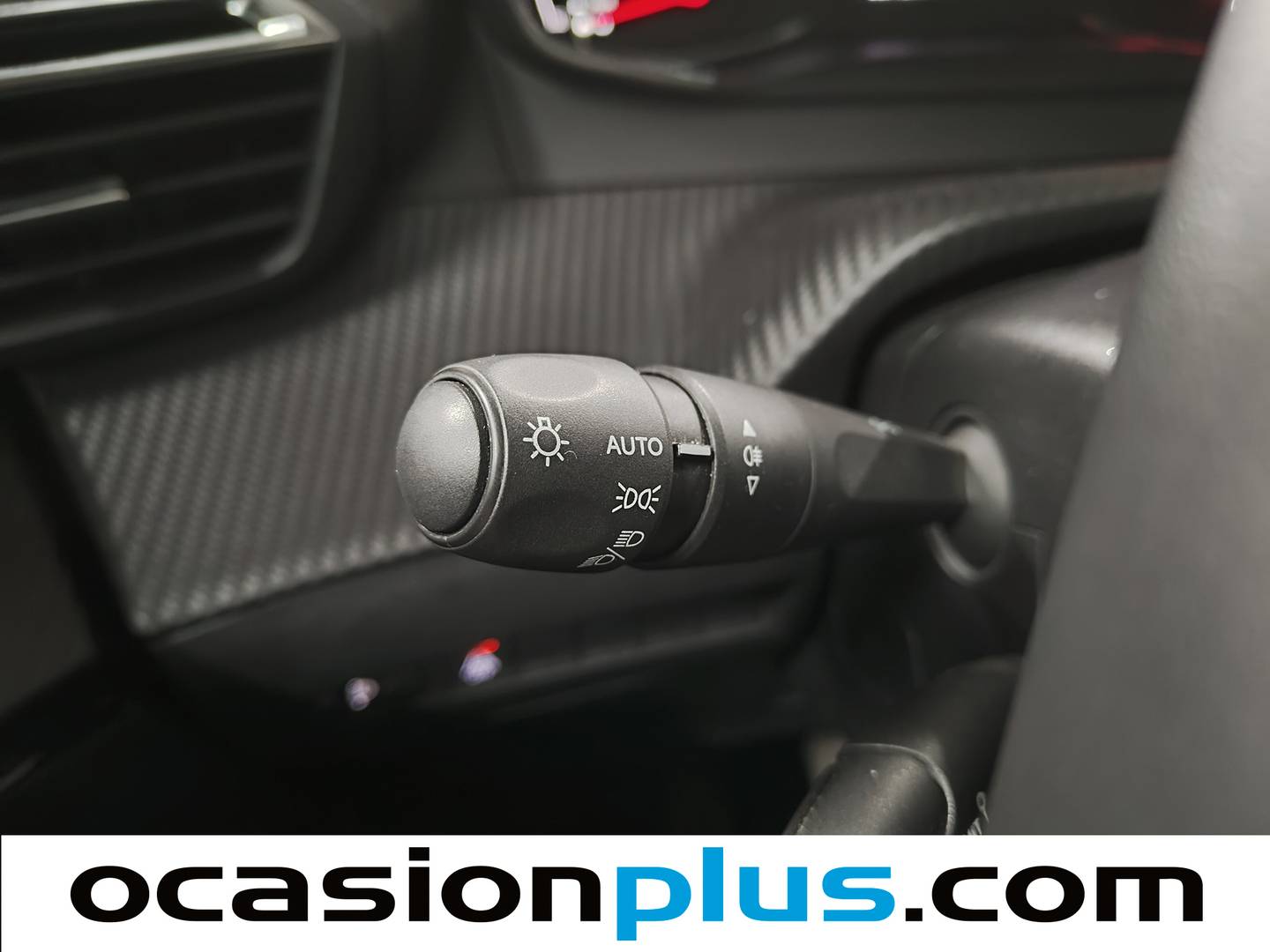 Foto Peugeot 2008 Peugeot 2008 BlueHDi 110 Allure (110 CV)