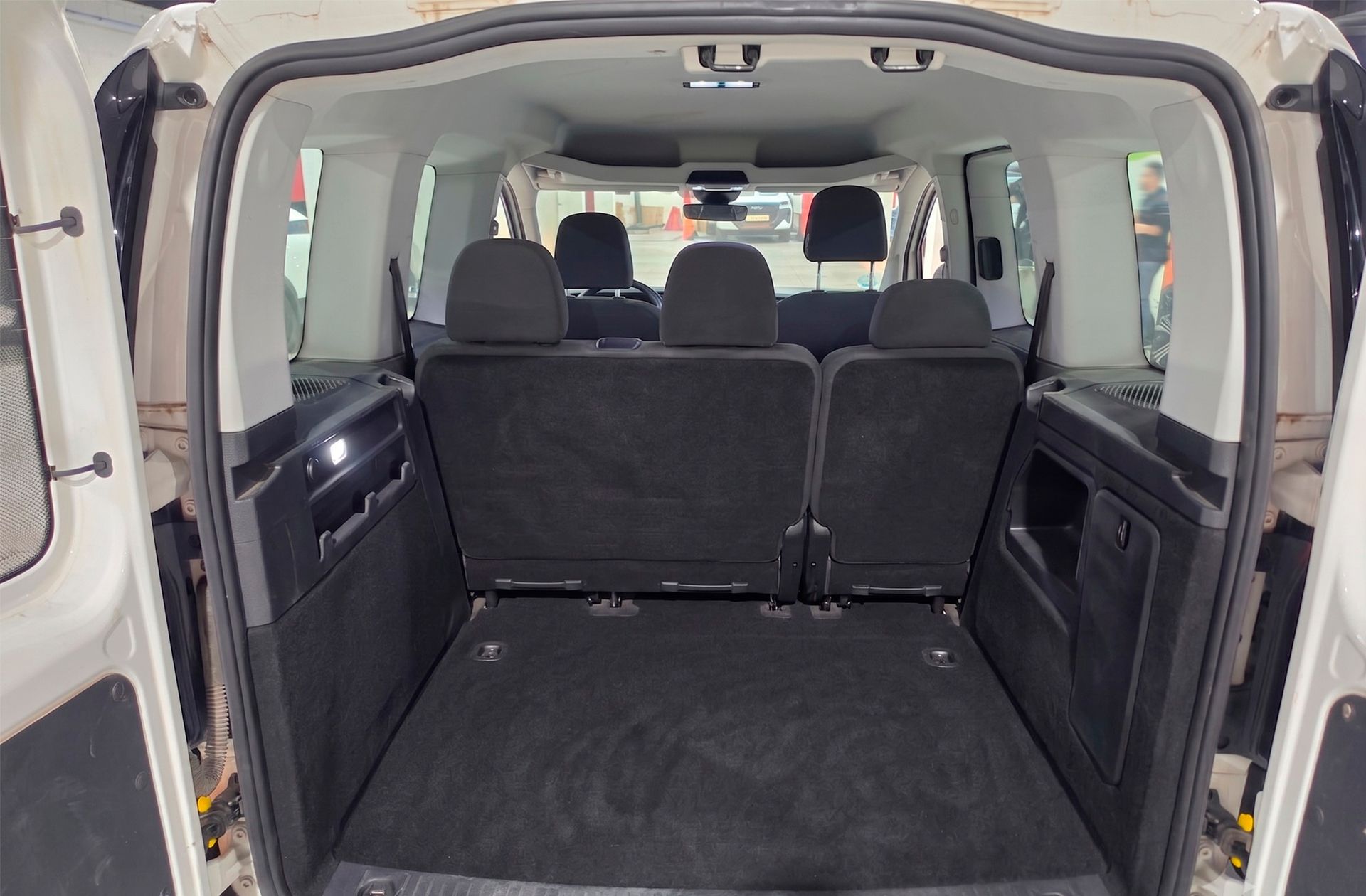 Volkswagen Caddy 2.0 TDI - foto 11
