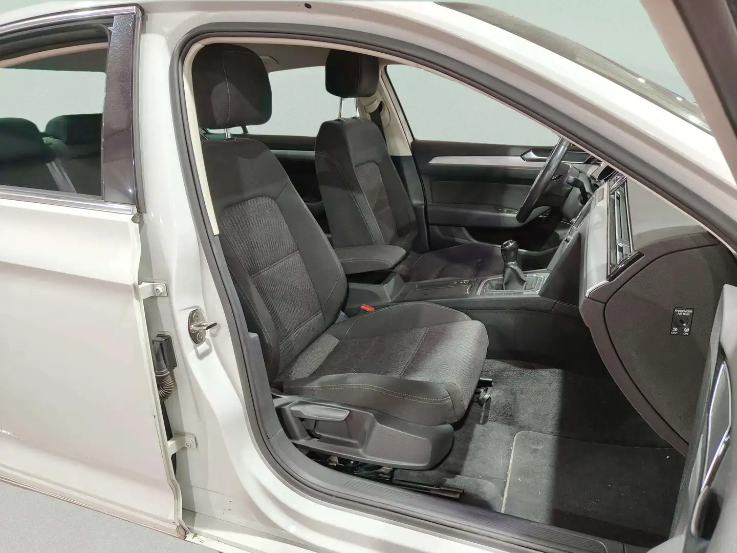 Foto Volkswagen Passat Volkswagen Passat Advance 1.6 TDI (120 CV)