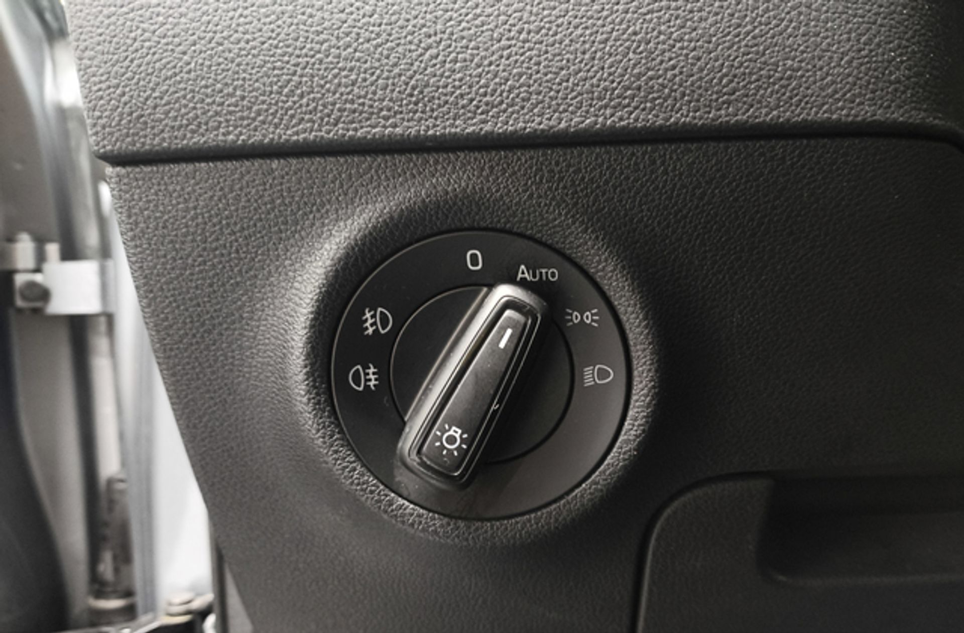 Škoda Karoq 1.6 TDI Ambition - foto 27