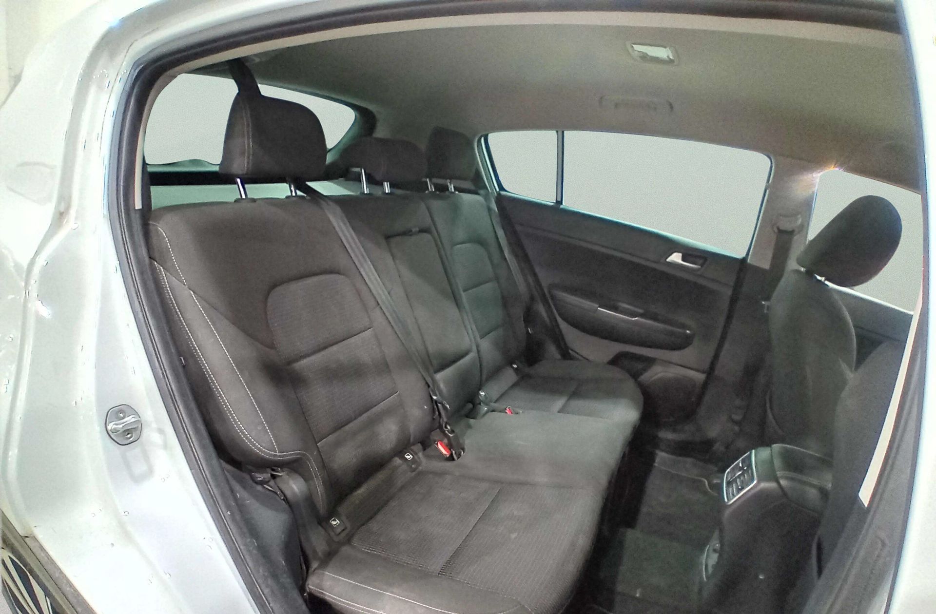 Kia Sportage 1.7 CRDi VGT Eco-Dynamics x-Tech17 4x2 - foto 15