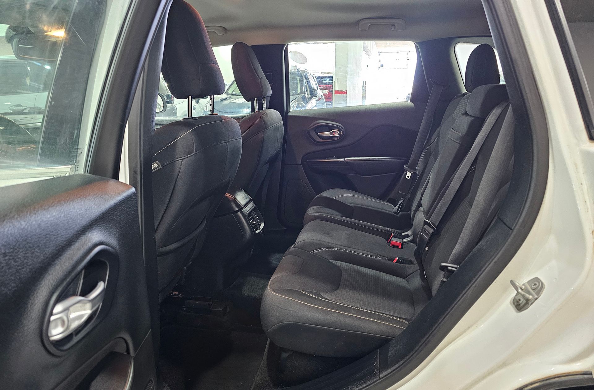 Jeep Cherokee 2.0 Diesel Longitude 4x2 - foto 10
