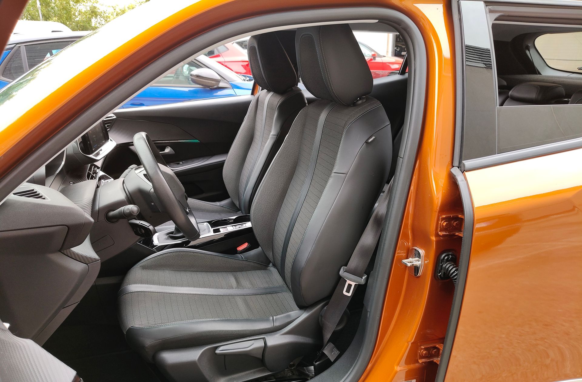 Peugeot 2008 BlueHDi 110 Allure Pack - foto 10