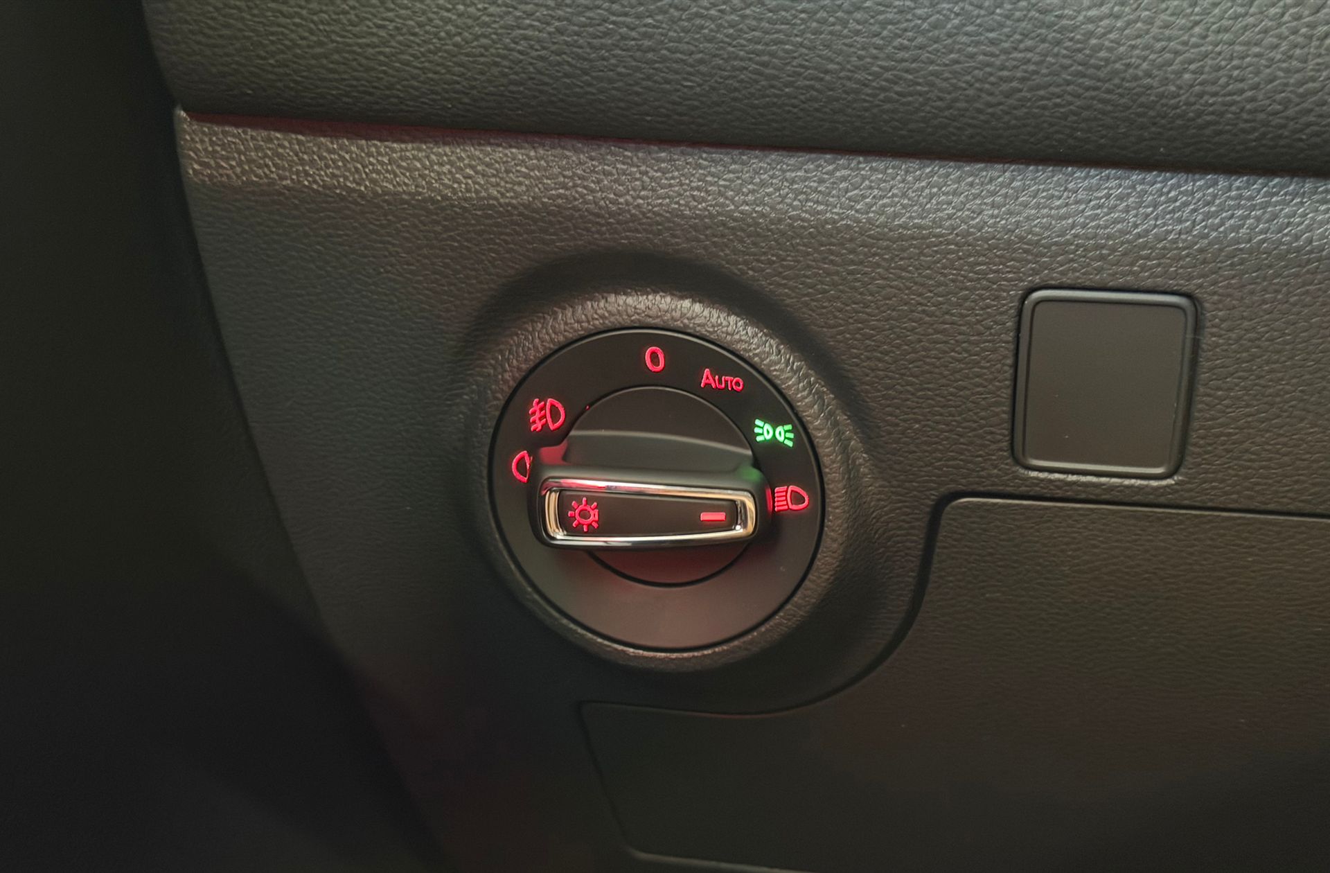 SEAT Arona 1.0 TSI Ecomotive FR Edition - foto 24