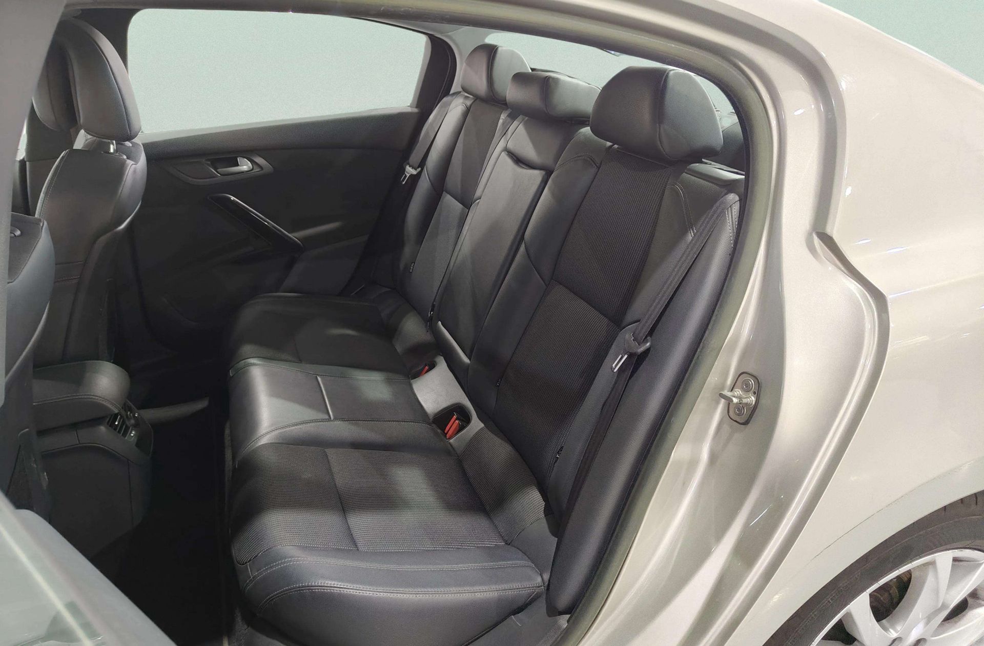Peugeot 508 1.6 e-HDI Blue Lion Allure CMP - foto 13
