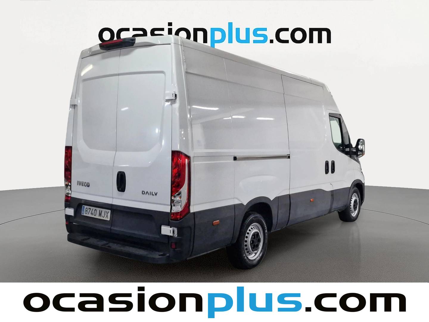 Foto trasera Iveco Daily Iveco Daily Furgon 35S 16H V 3520/H2 (156 CV) 3 Plazas derecha