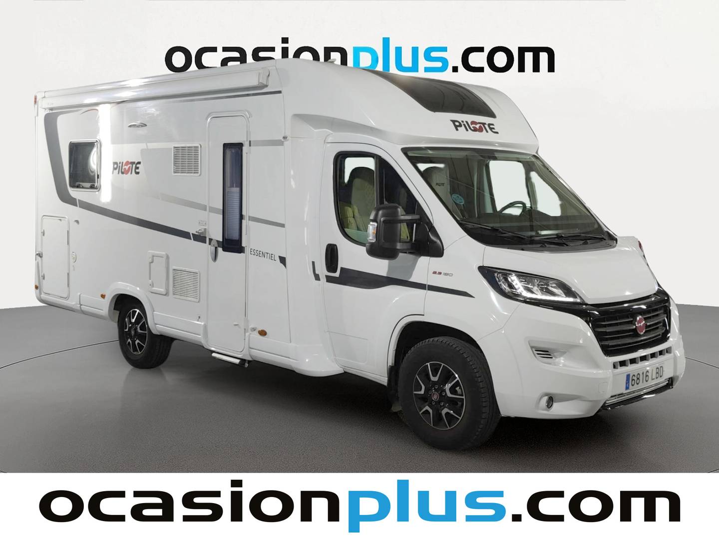 Foto delantera Pilote P706C Pilote P706C Essentiel (150 CV) derecha