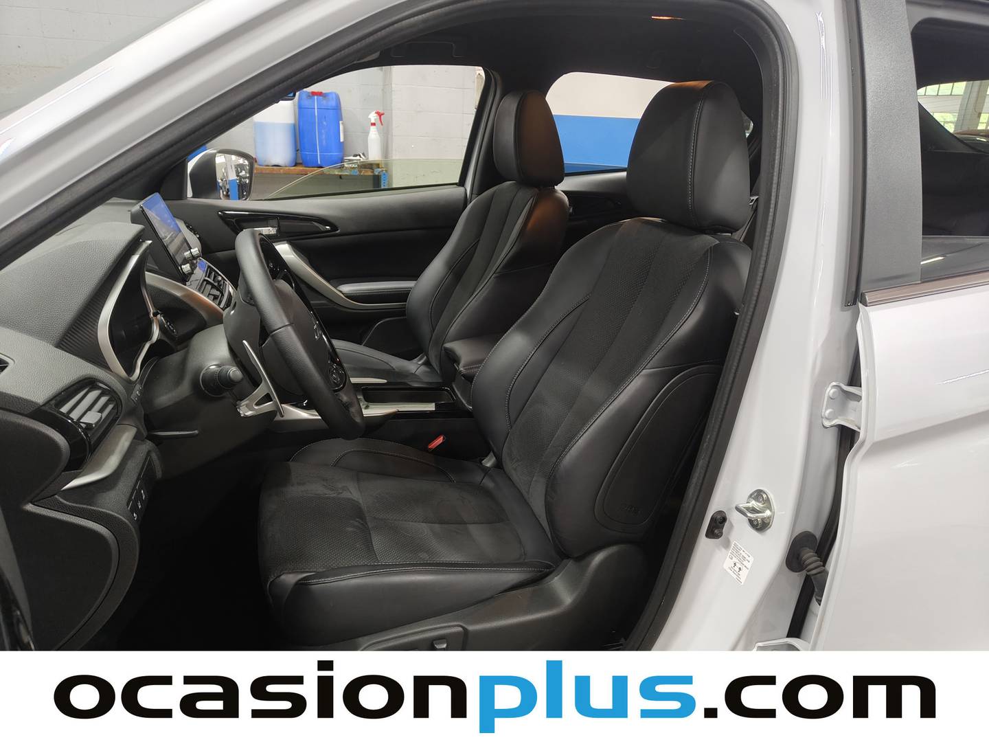 Foto asientos delanteros Mitsubishi Eclipse Cross Mitsubishi Eclipse Cross 2.4 PHEV Kaiteki 4WD Auto (188 CV)