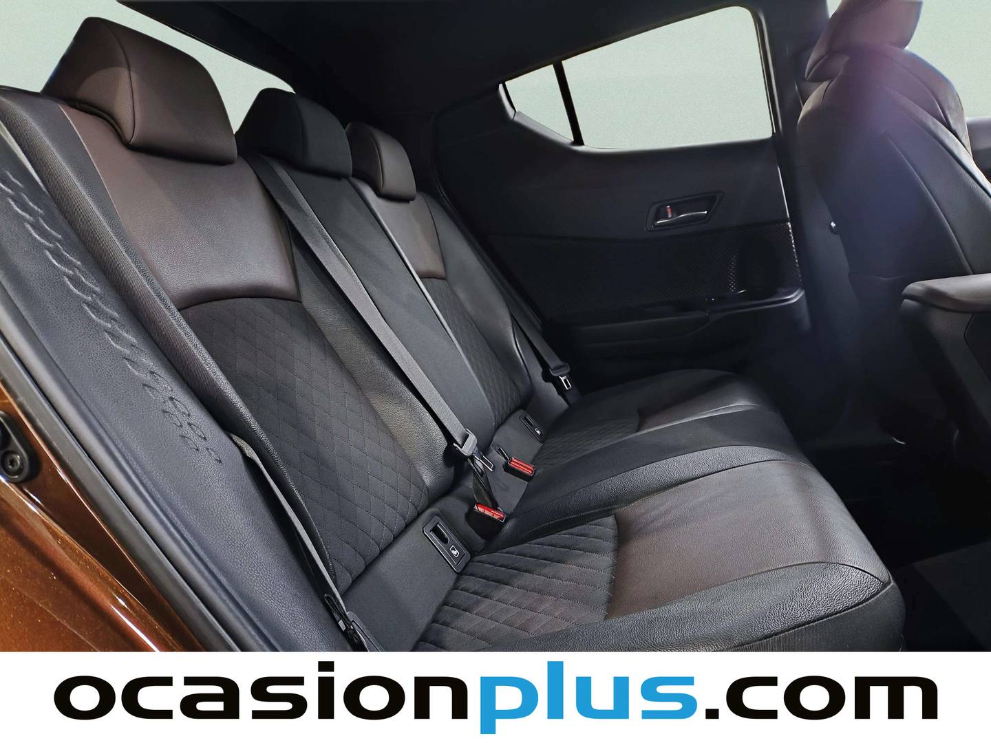 Foto Toyota C-HR Toyota C-HR 1.8 125H Advance (122 CV)