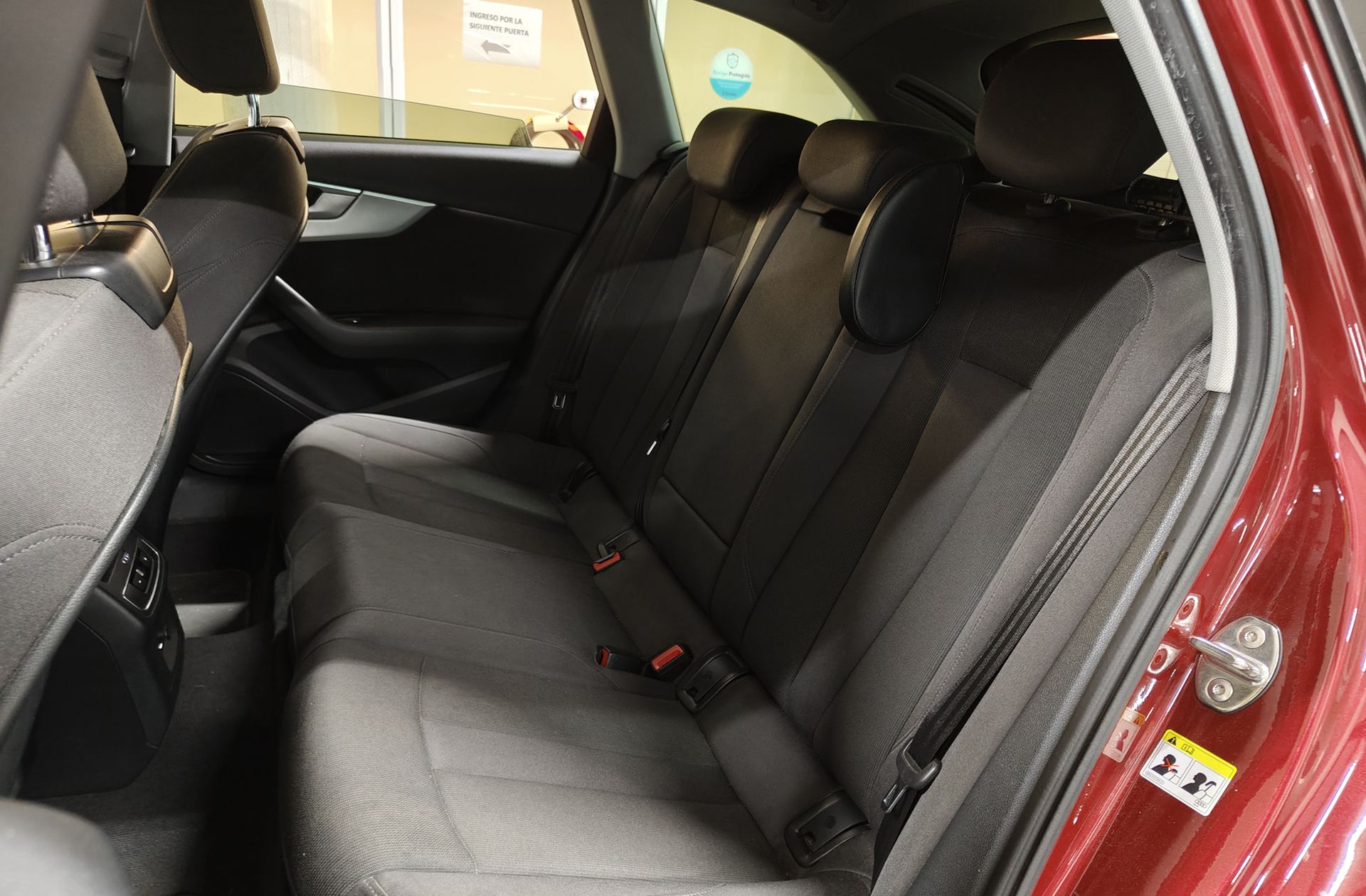 Audi A4 Avant Black line edition 2.0 TDI S tronic Pack S-Line - foto 12