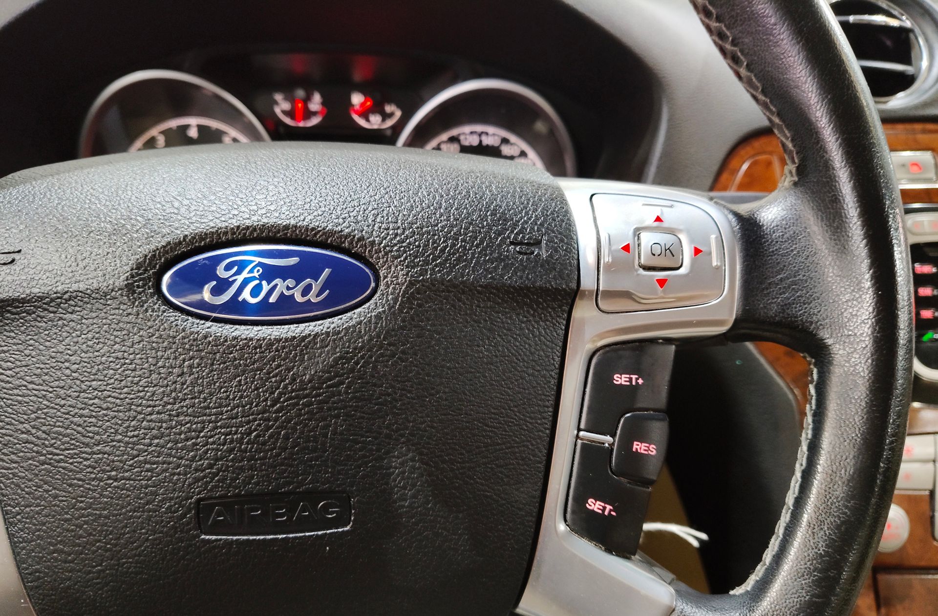 Ford Mondeo 2.0 16v Ghia - foto 21