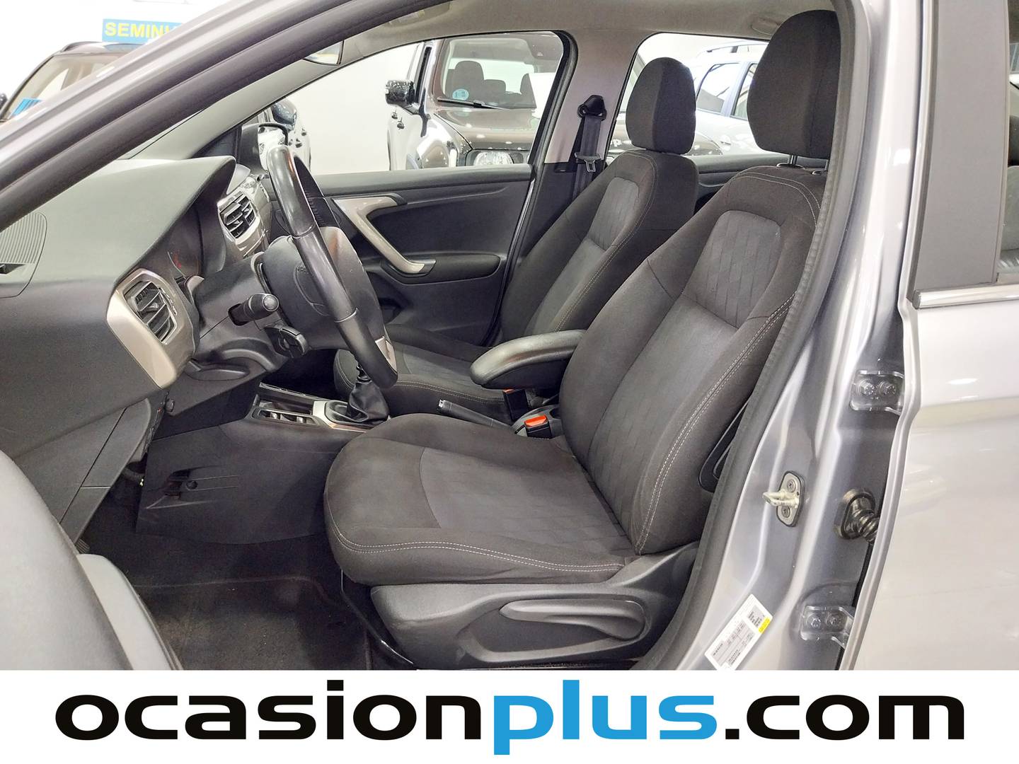 Foto asientos delanteros Citroën C-Elysée Citroën C-Elysee BlueHDi 100 Shine  (102 CV)