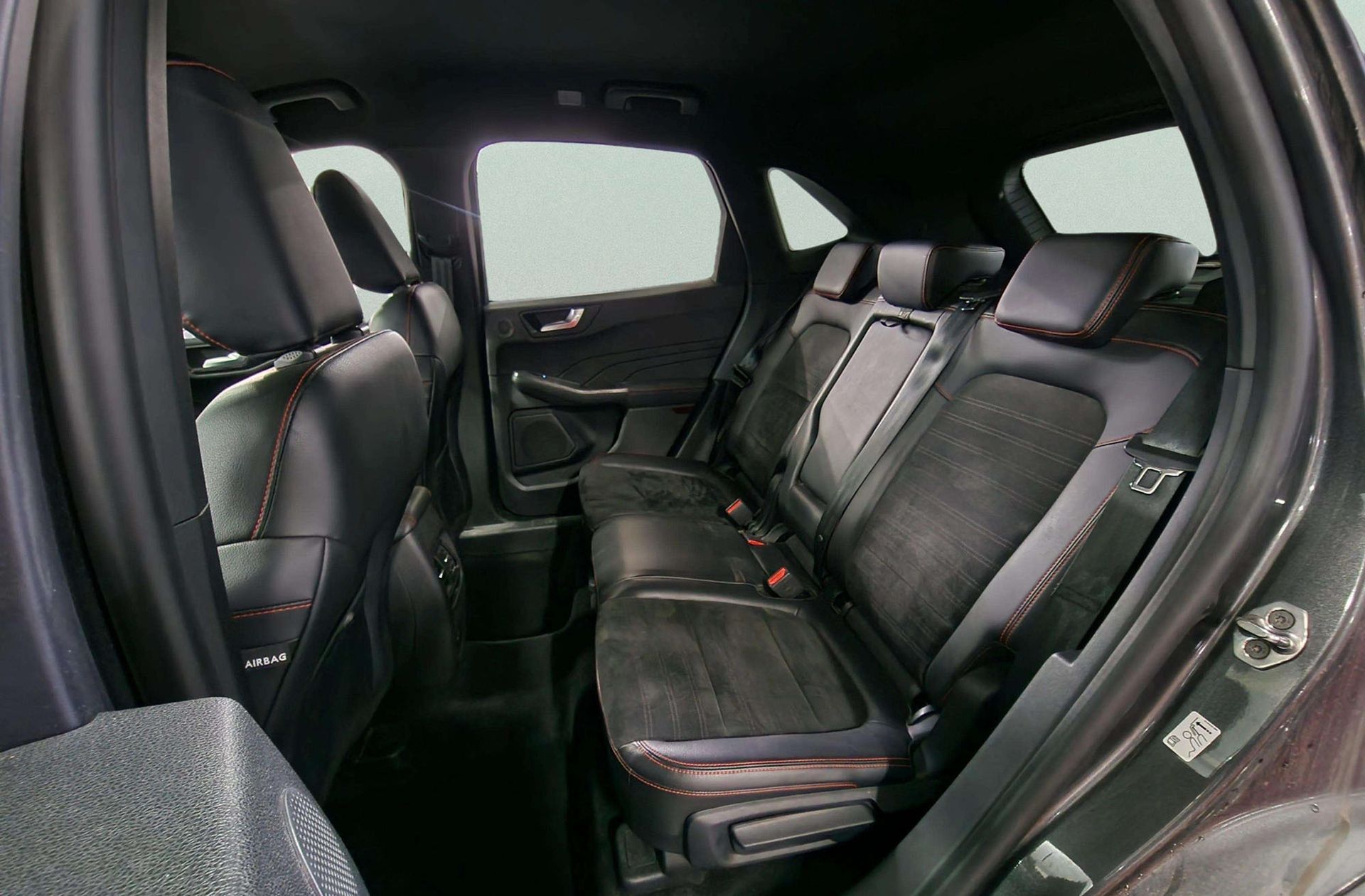 Ford Kuga 1.5T EcoBoost ST-Line X 4x2 - foto 14