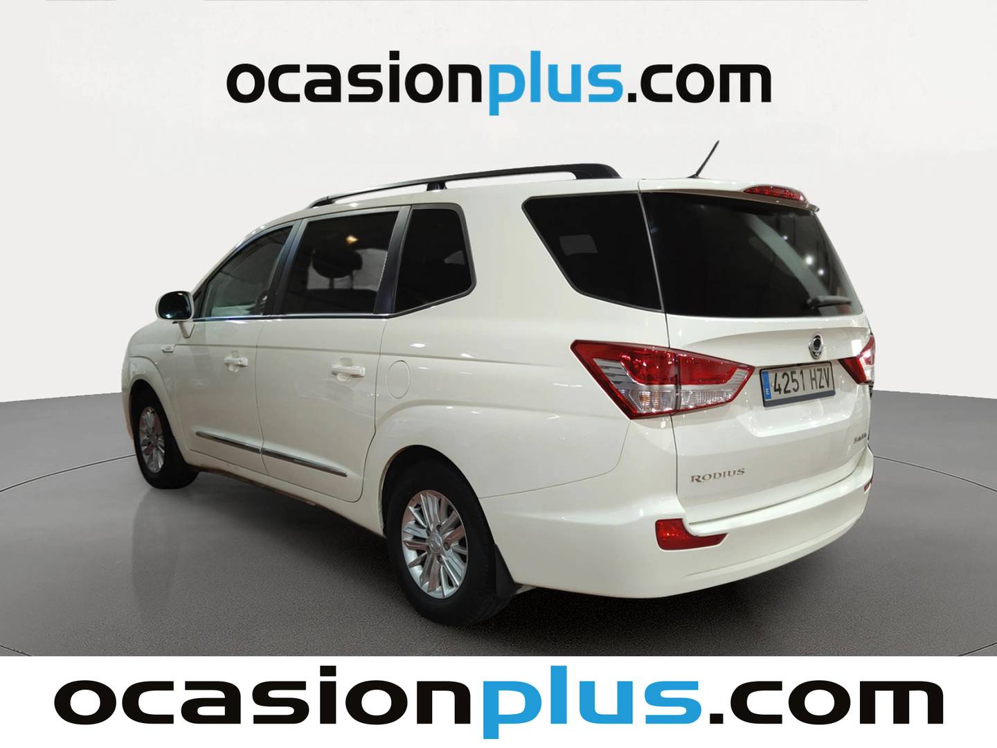 Foto delantera SsangYong Rodius SsangYong Rodius 2.0 e-Xdi Premium (155 CV) derecha