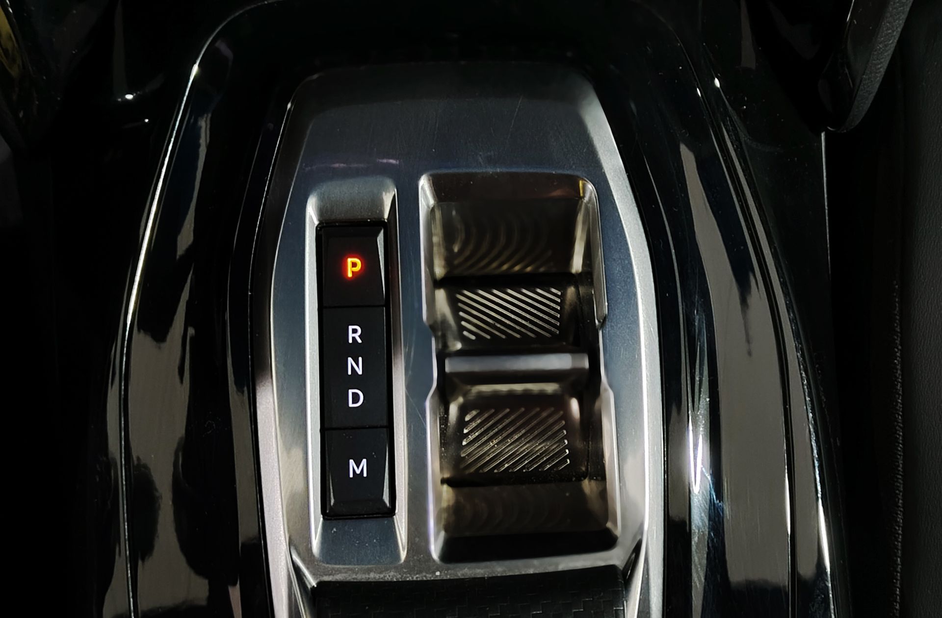 Peugeot 2008 Allure Hybrid eDCS6 - foto 5