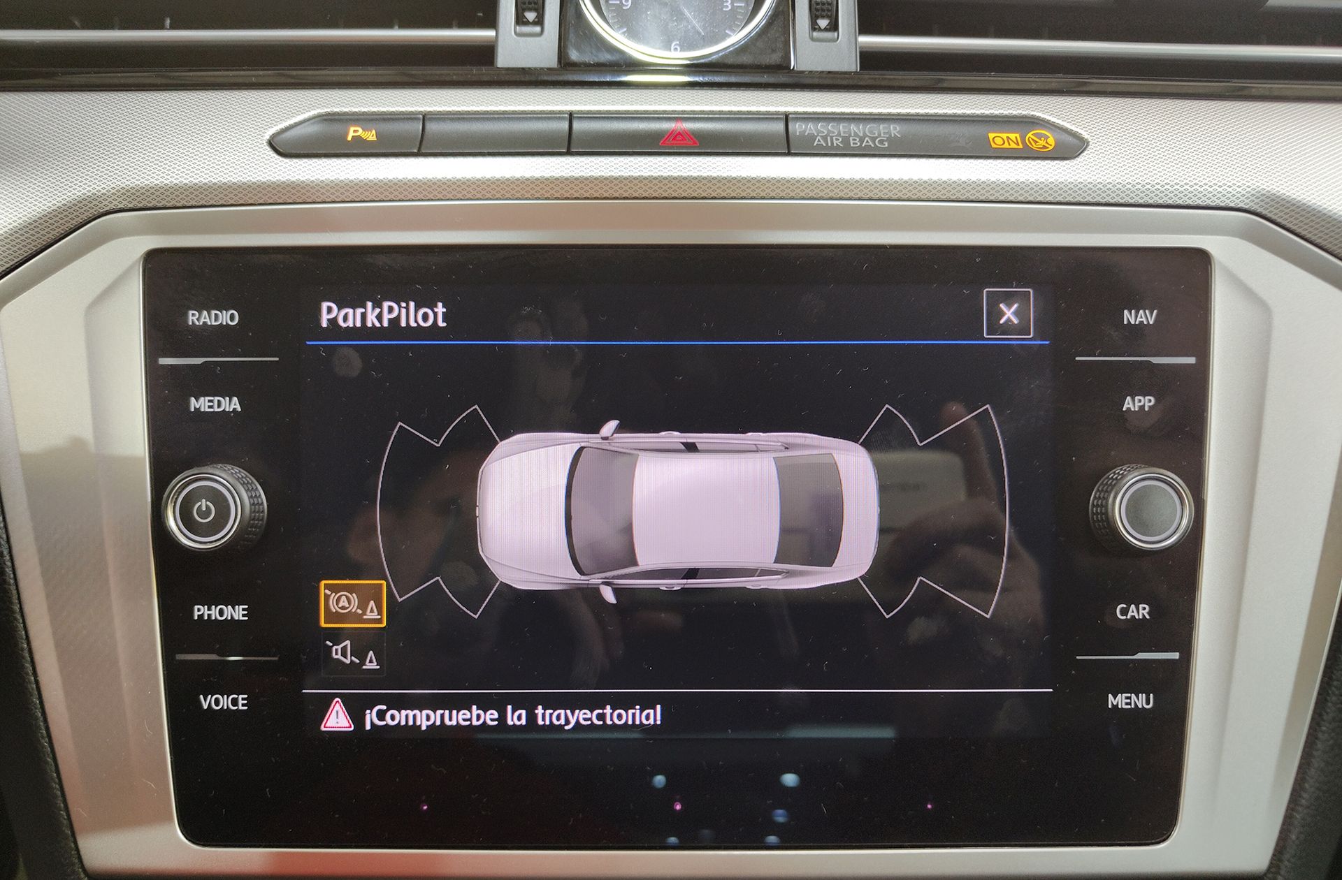 Volkswagen Passat Advance 2.0 TDI Pack R Line - foto 9