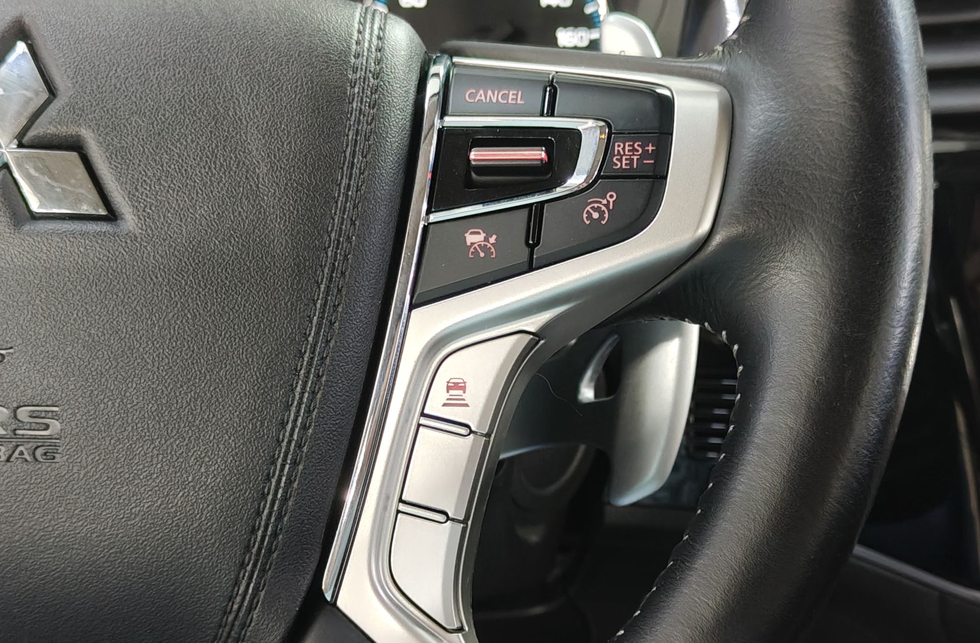 Mitsubishi Outlander 2.0 PHEV Kaiteki 4WD - foto 37