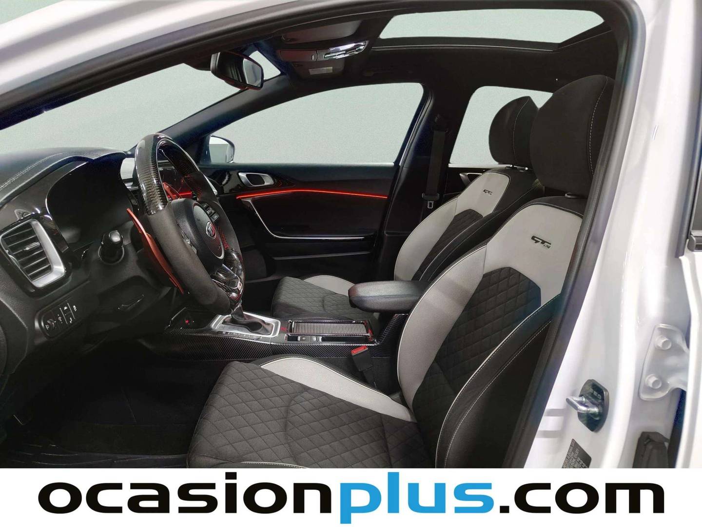 Foto asientos delanteros KIA Ceed KIA Ceed 1.5 MHEV GT Line DCT (160 CV)