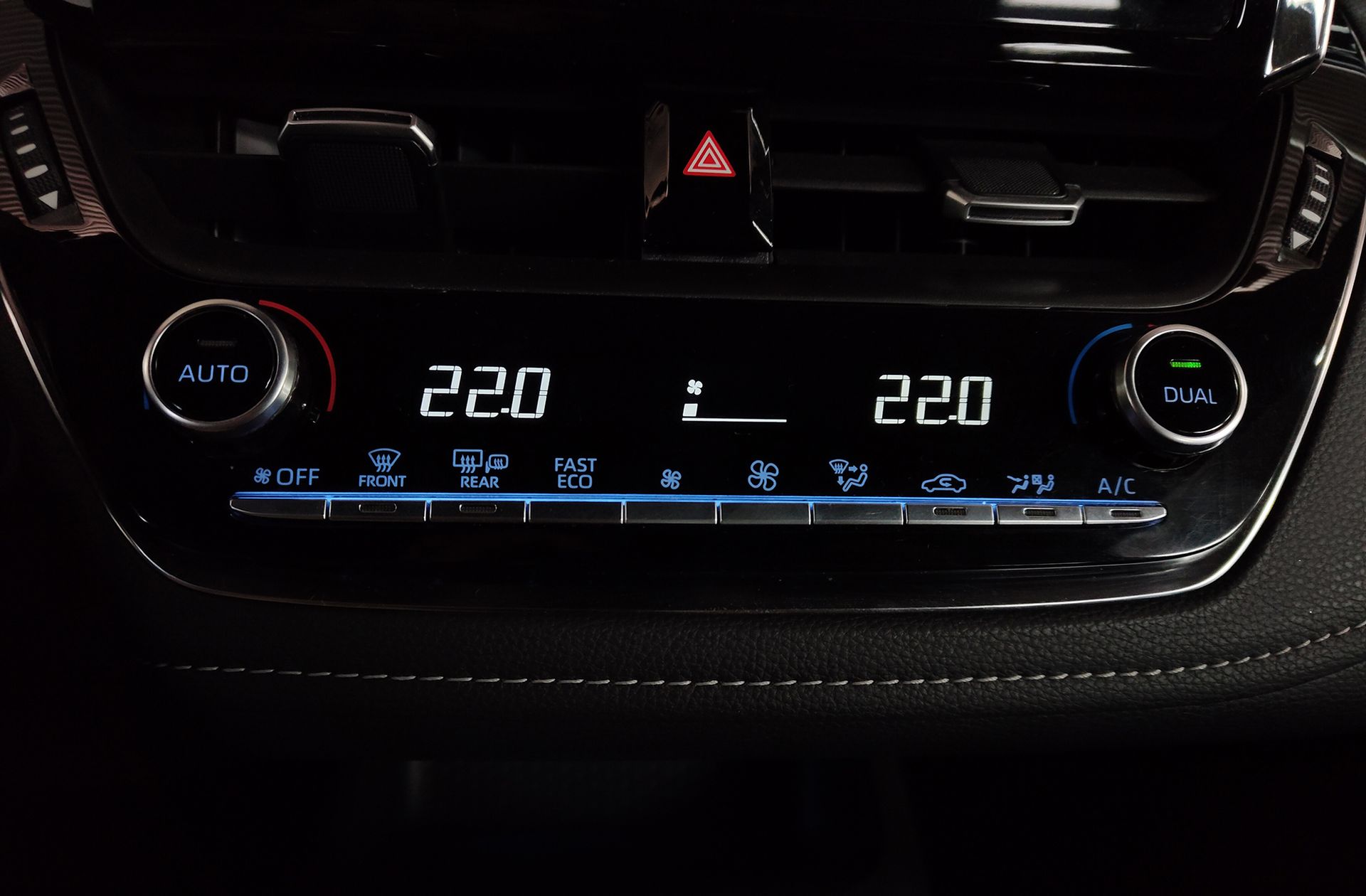 Toyota Corolla Touring Sports 180H Style E-CVT - foto 32