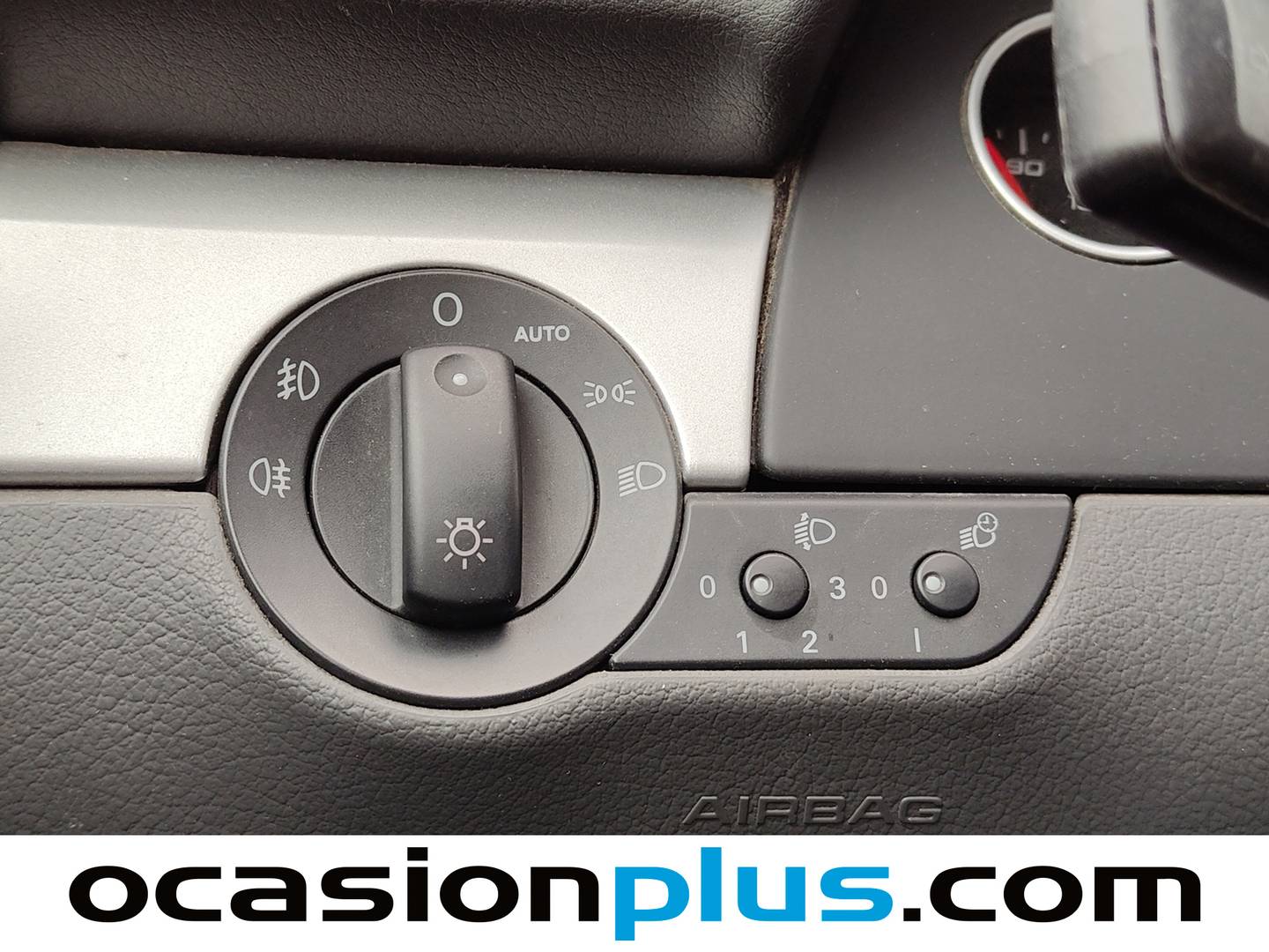 Extras y acabados del Seat Exeo Seat Exeo 2.0 TDI CR DPF Style (120 CV)
