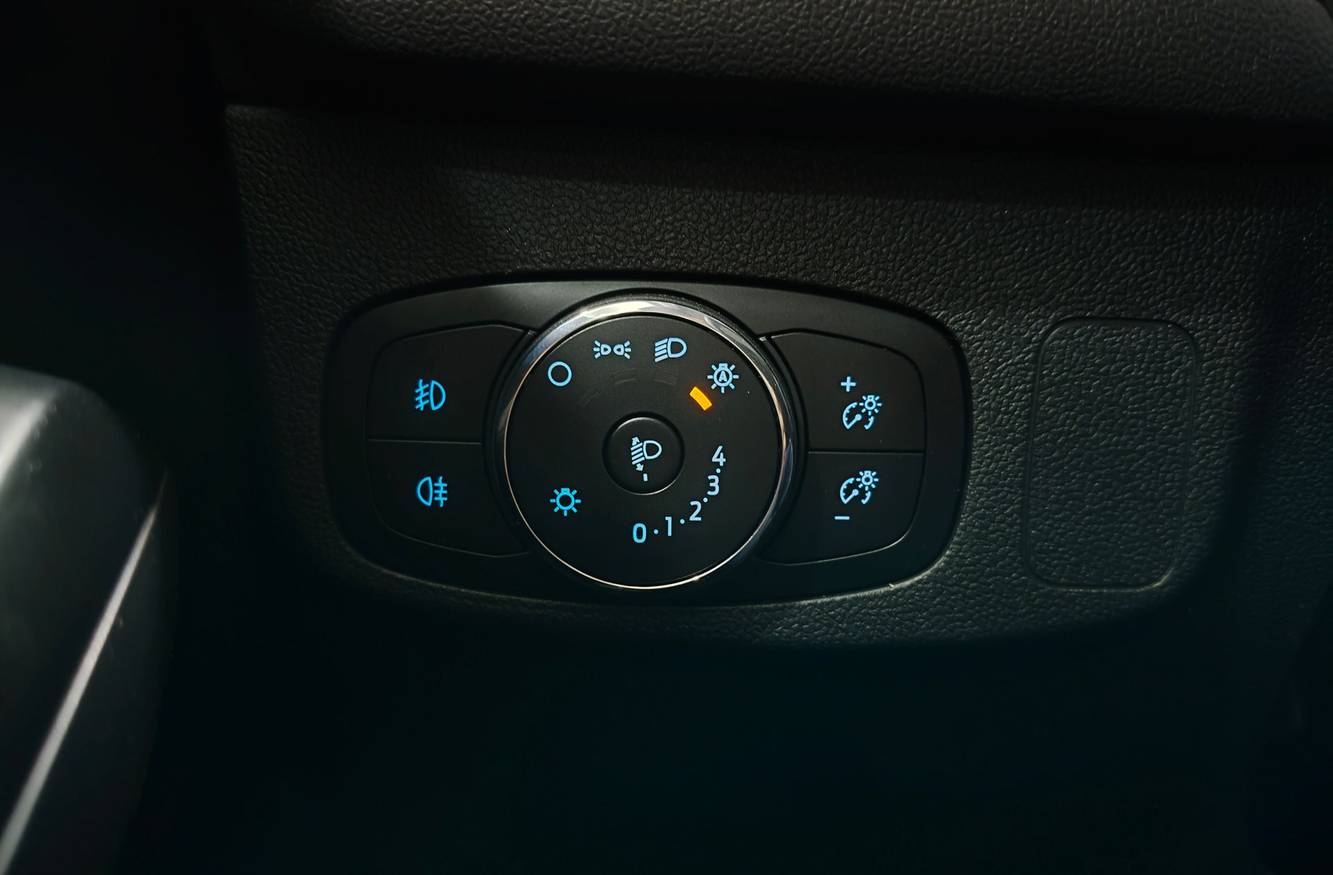 Ford Focus 1.0 EcoBoost MHEV Active - foto 13