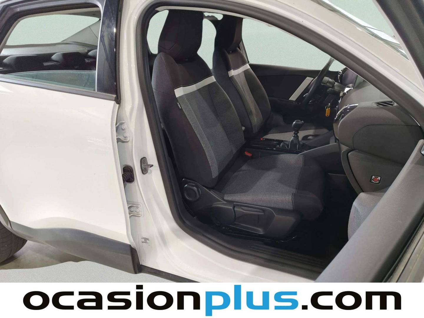 Foto Citroën C4 X Citroen C4 X PureTech 100 S&S 6v You (102 CV)