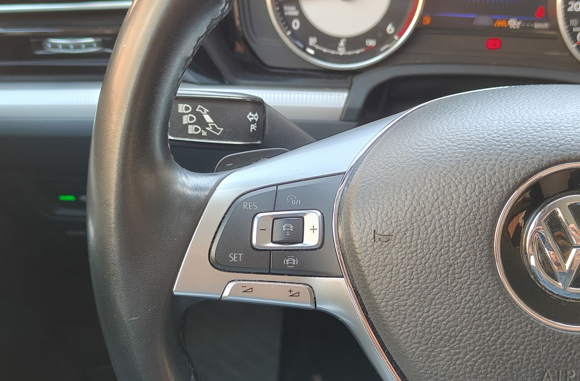 Volkswagen Touareg 3.0 TDI 4Motion tiptronic - foto 23