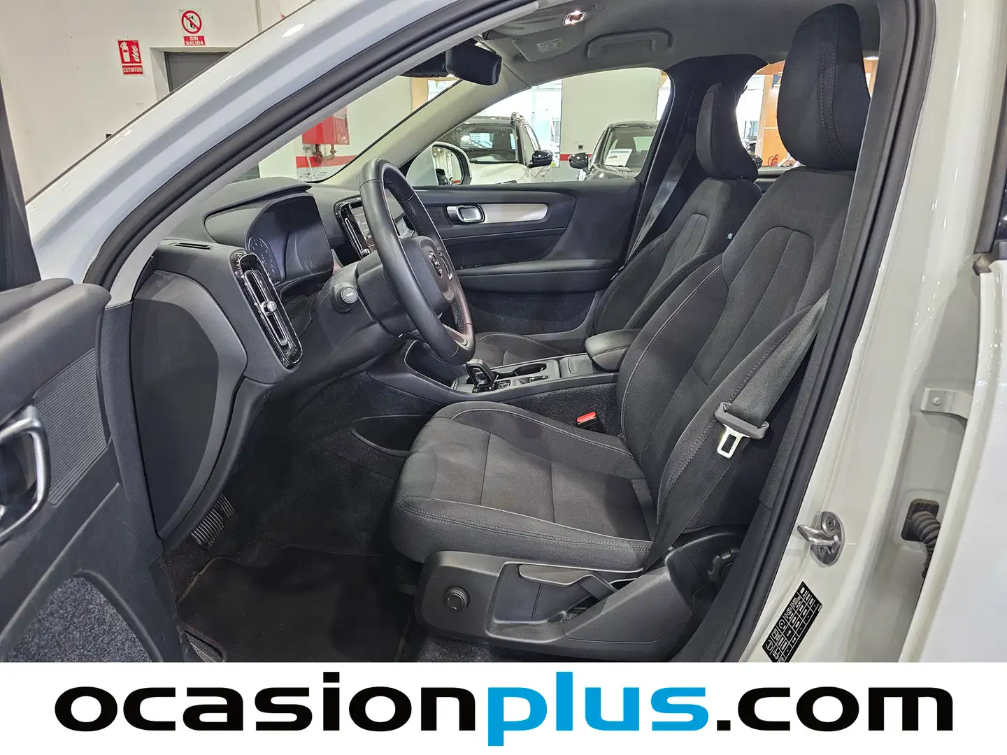 Foto Volvo XC40 Volvo XC40 B3 G Momentum Pro Auto (163 CV)