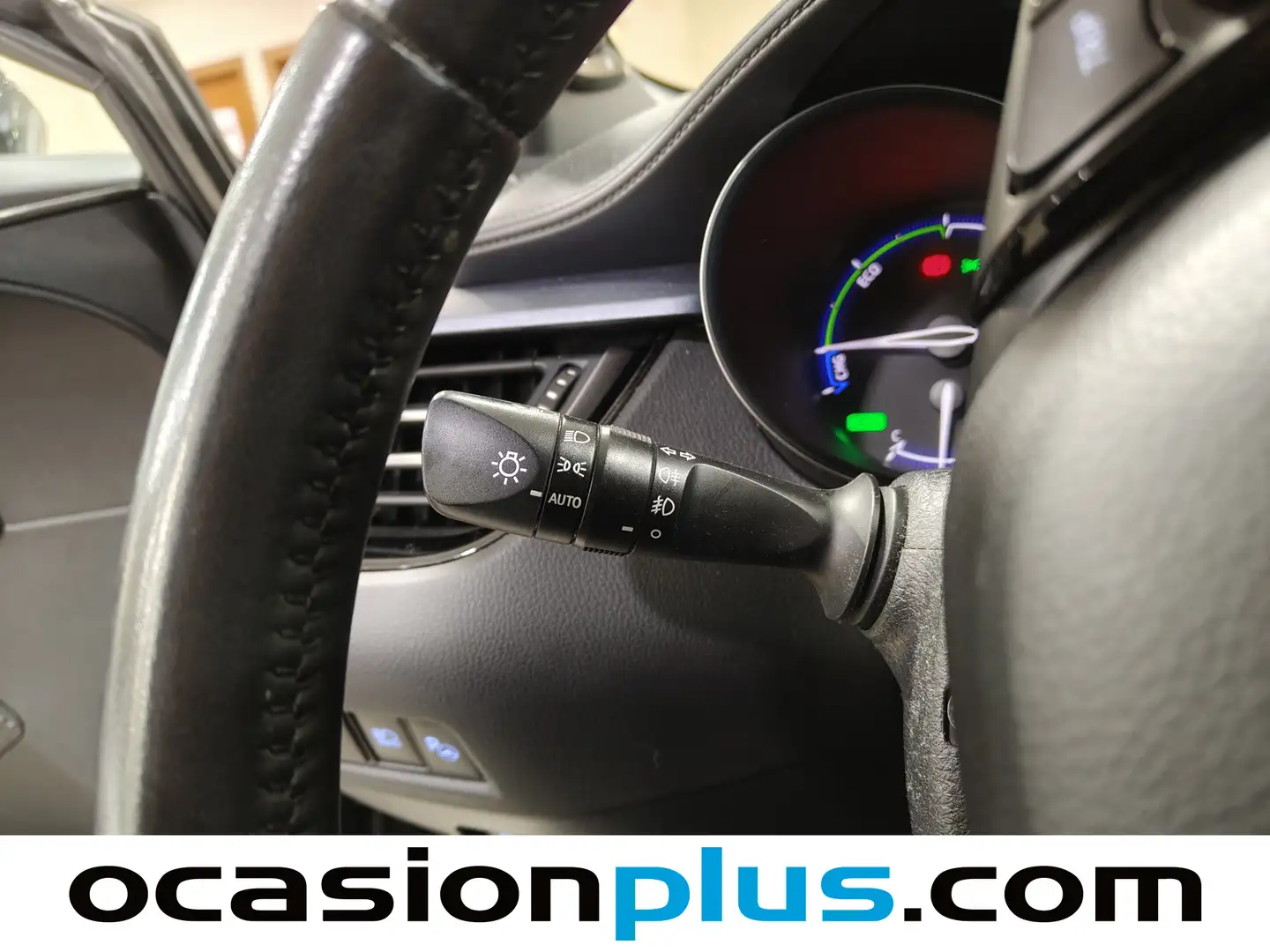 Foto Toyota C-HR Toyota C-HR 180H Advance Luxury (184 CV)