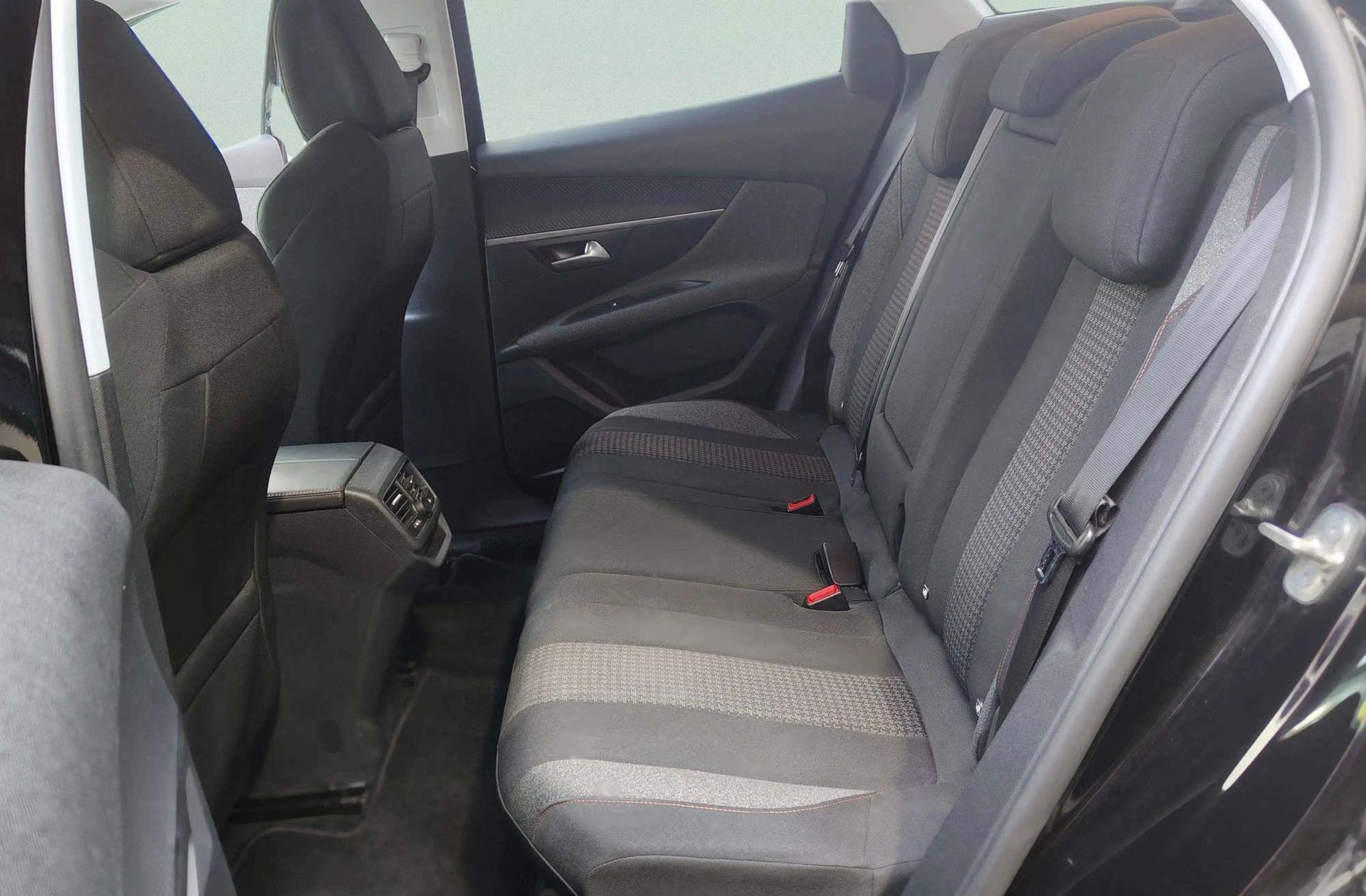 Peugeot 3008 BlueHDi 130 Active - foto 12