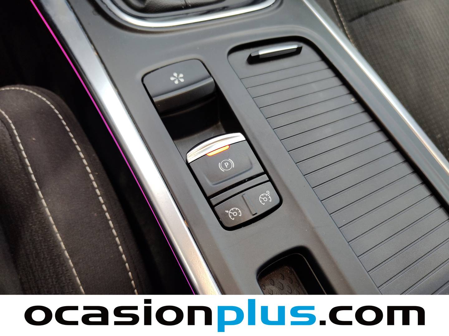 Foto Renault Mégane Renault Megane Zen TCe (140 CV) EDC GPF