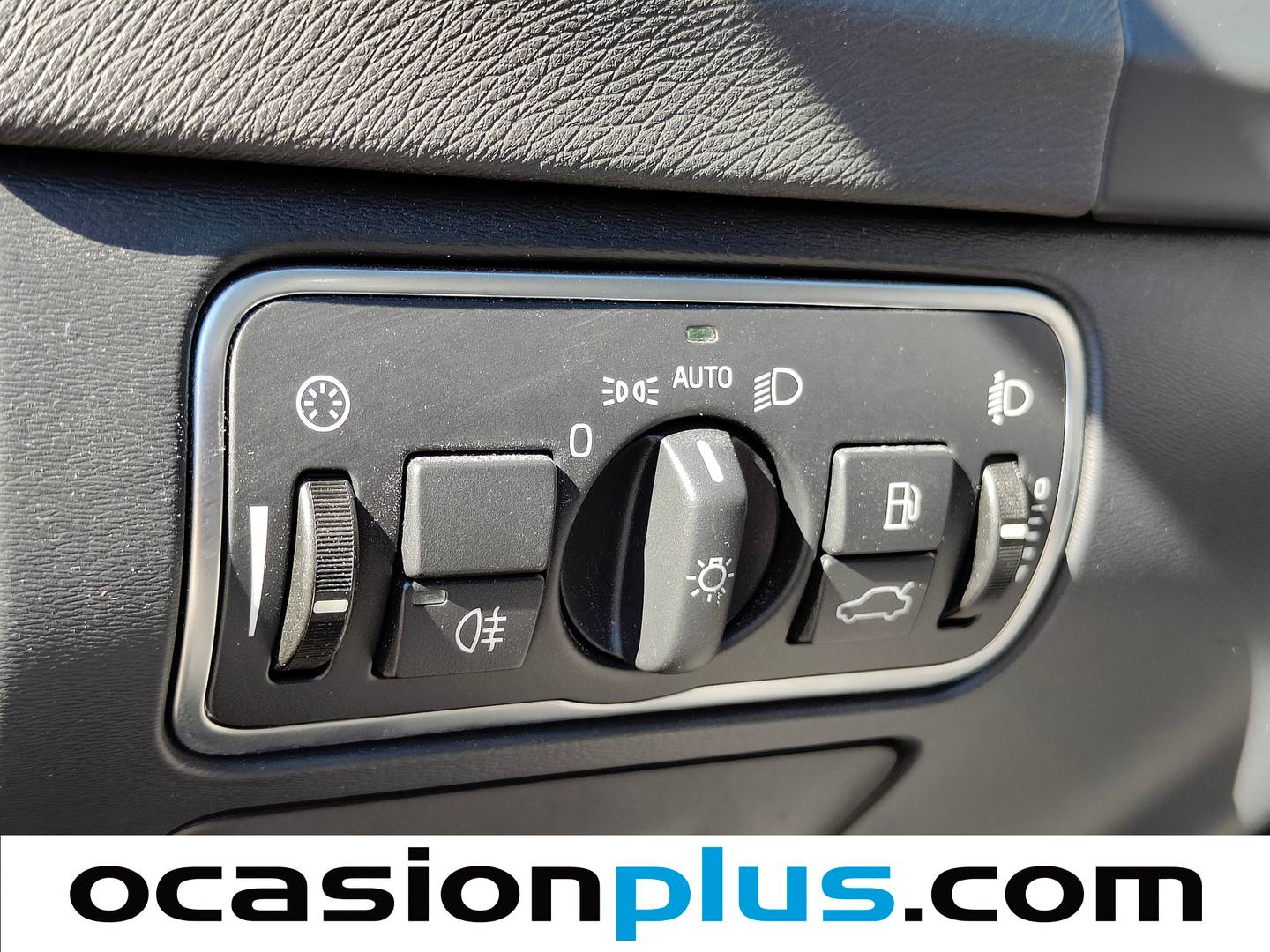 Equipamiento del Volvo V60 Cross Country Volvo V60 Cross Country D3 Kinetic (150 CV)