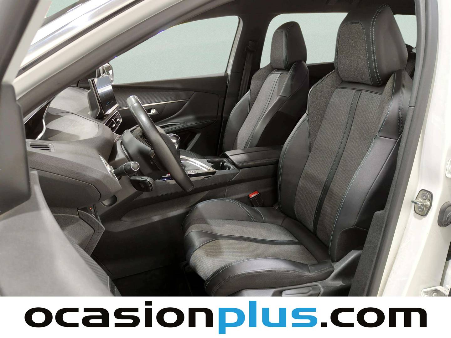 Foto asientos delanteros Peugeot 5008 Peugeot 5008 PureTech 130 S&S Allure Pack (130 CV)