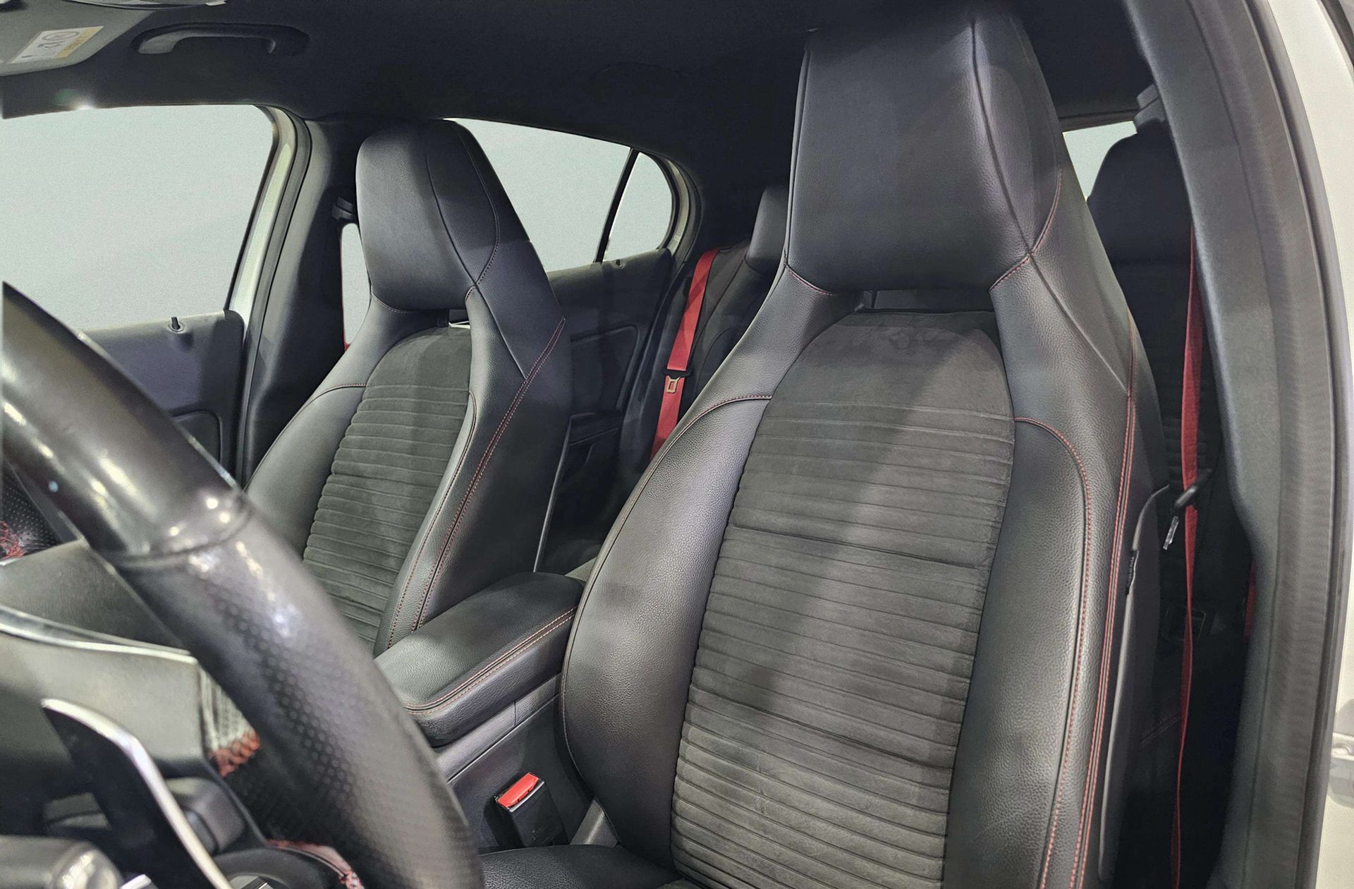 Mercedes-Benz GLA AMG 45 4Matic - foto 8