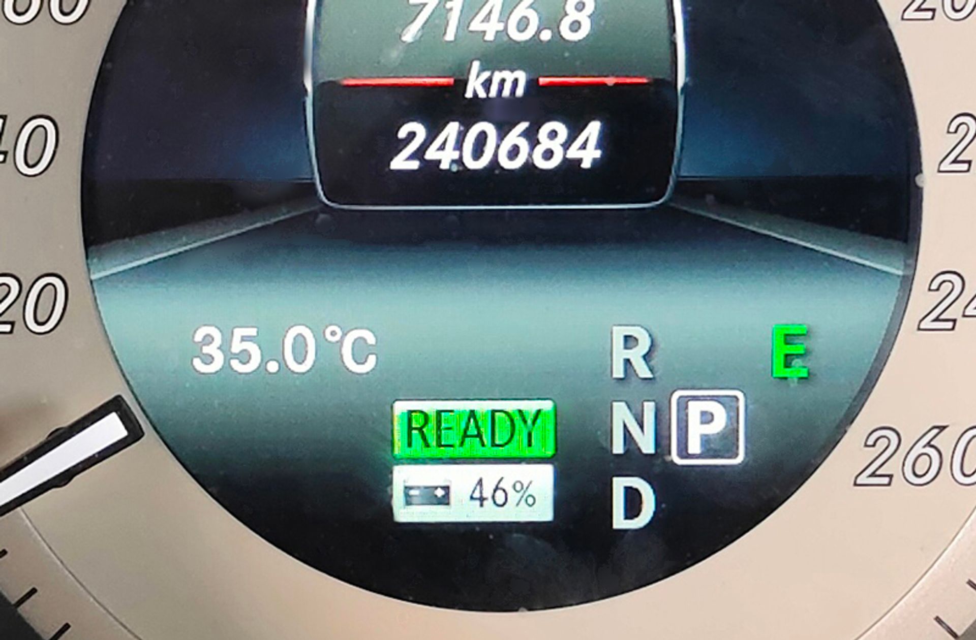 Mercedes-Benz Clase E E 300 BlueTEC Hybrid Avantgarde - foto 13