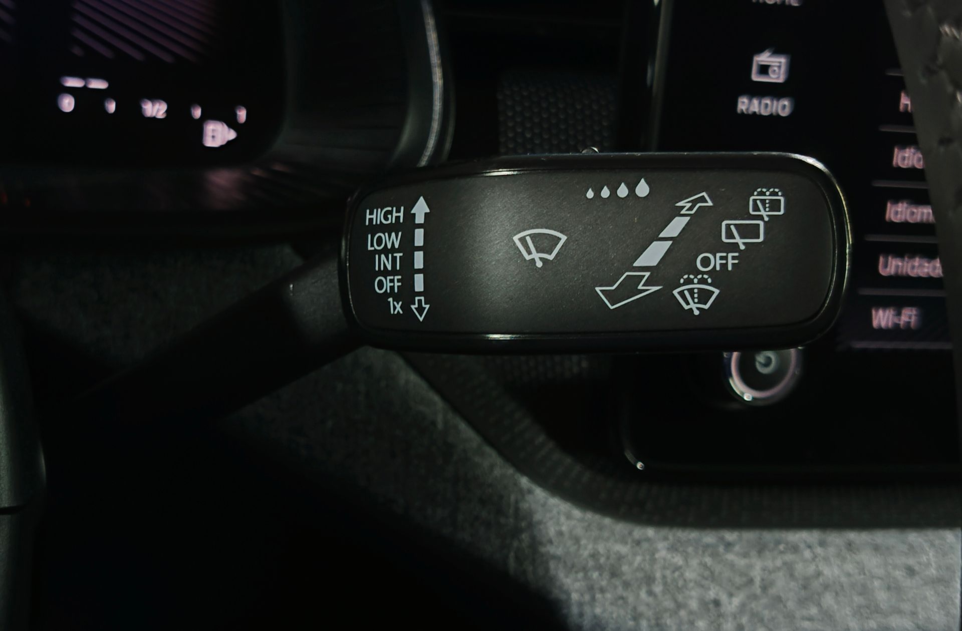 Škoda Kamiq 1.0 TSI Selection DSG - foto 32