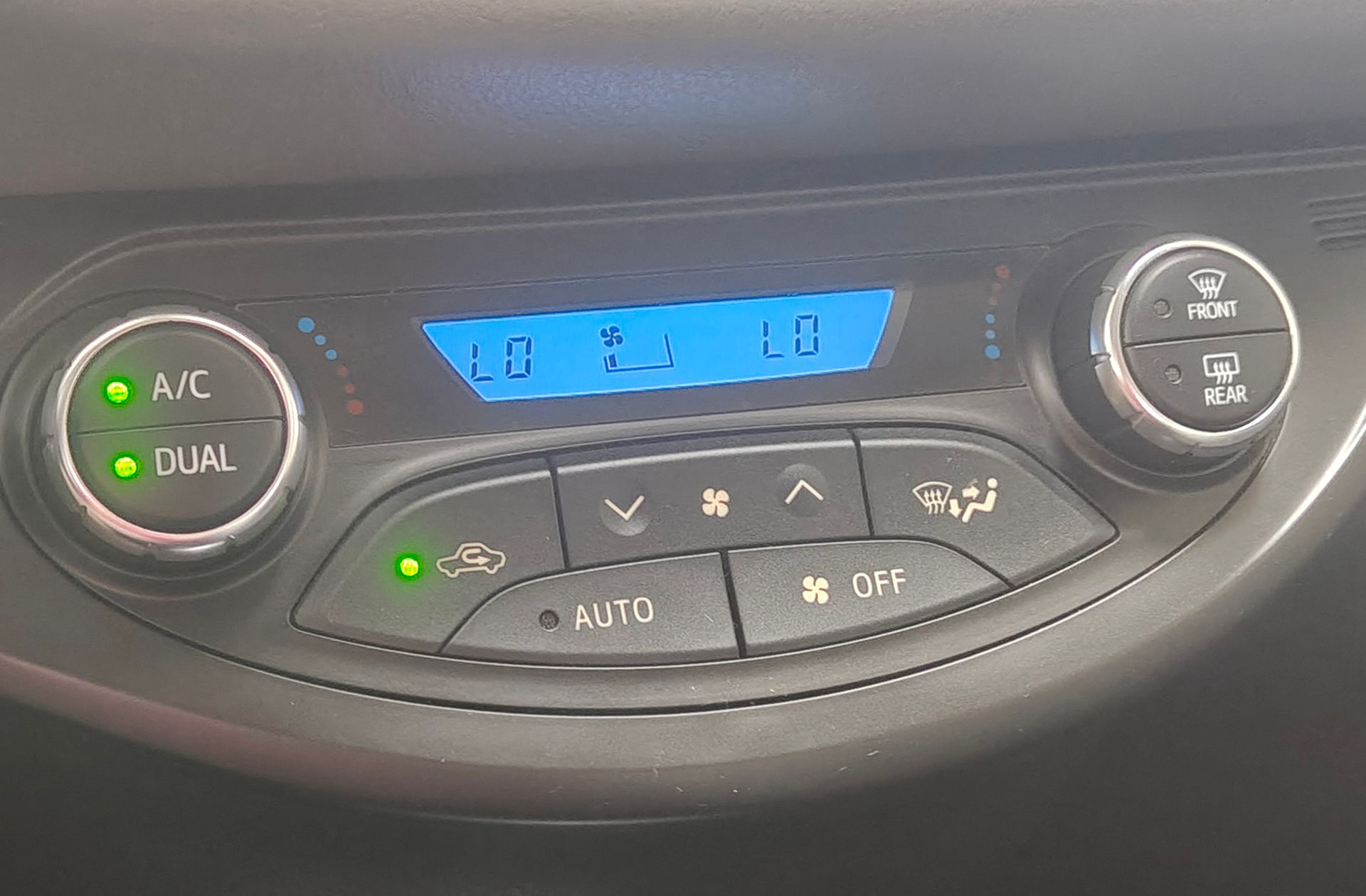 Toyota Yaris 1.5 Hybrid Active - foto 30