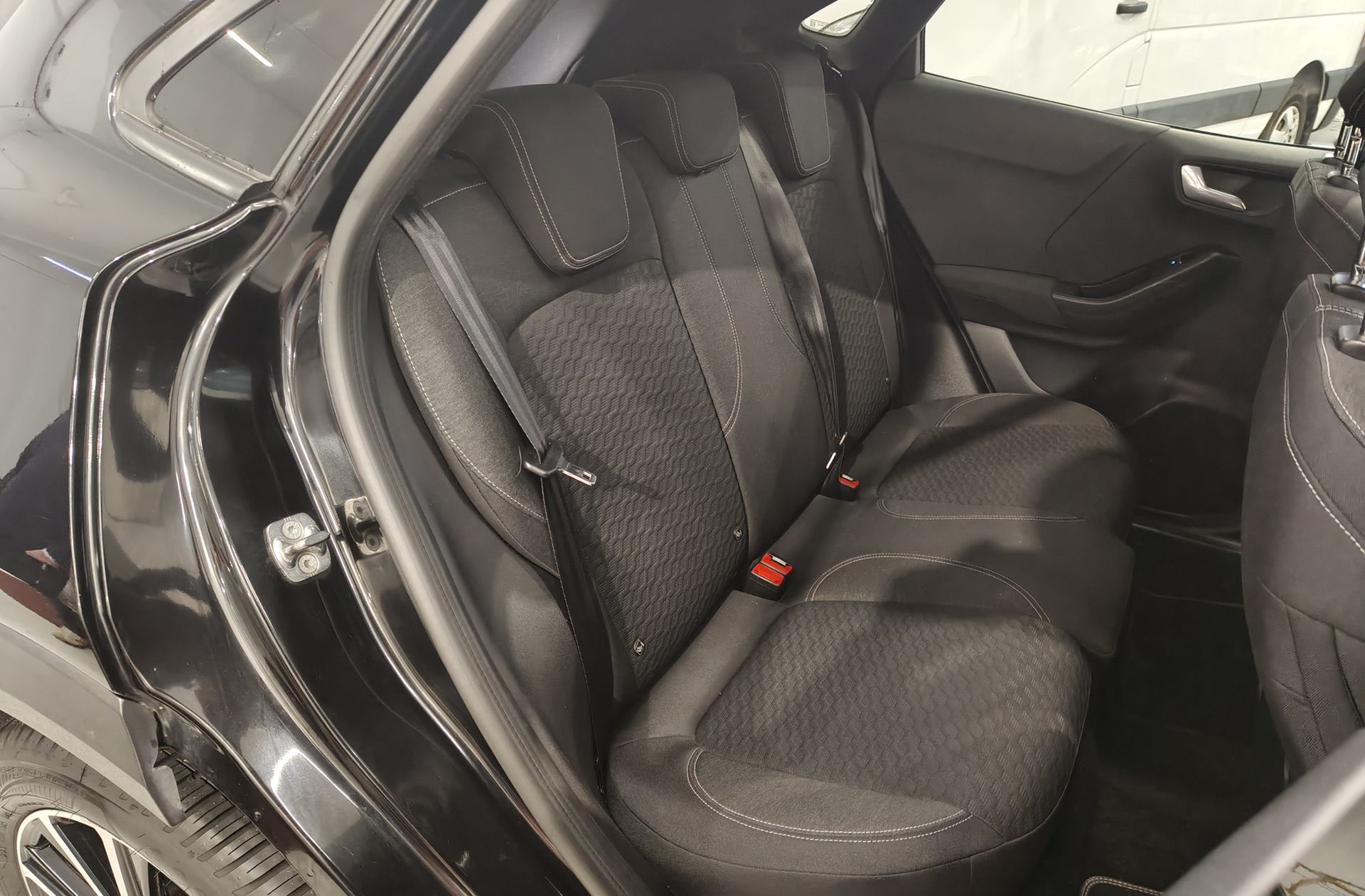 Ford Puma 1.0 EcoBoost Titanium - foto 16