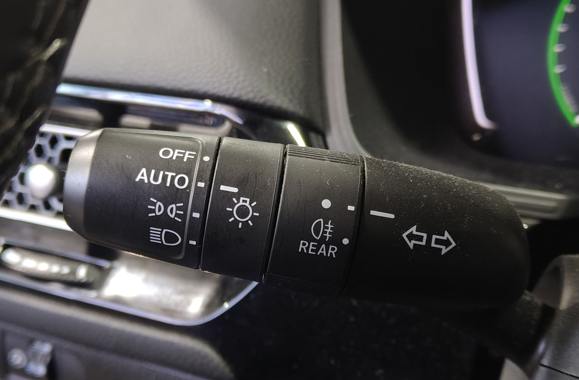 Honda Civic 2.0 i-MMD Elegance CVT - foto 28