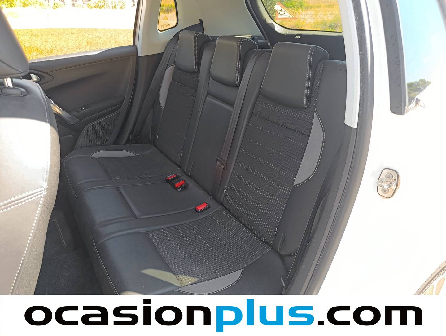 Foto asientos traseros Peugeot 2008 Peugeot 2008 BlueHDi 100 S&S Allure (100 CV)