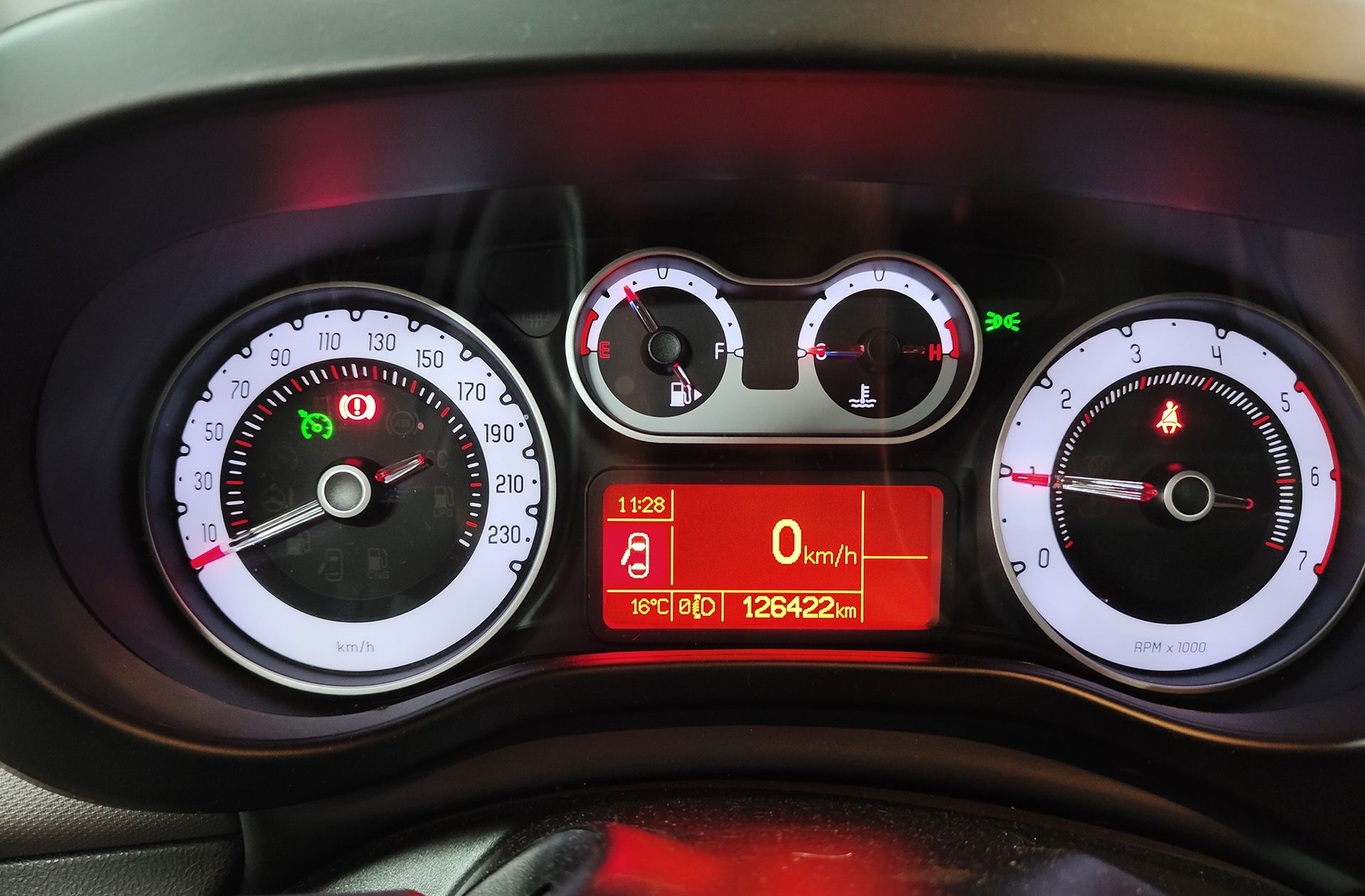 Fiat 500L 1.6 16v MultiJet II Living Lounge 7 plazas - foto 21